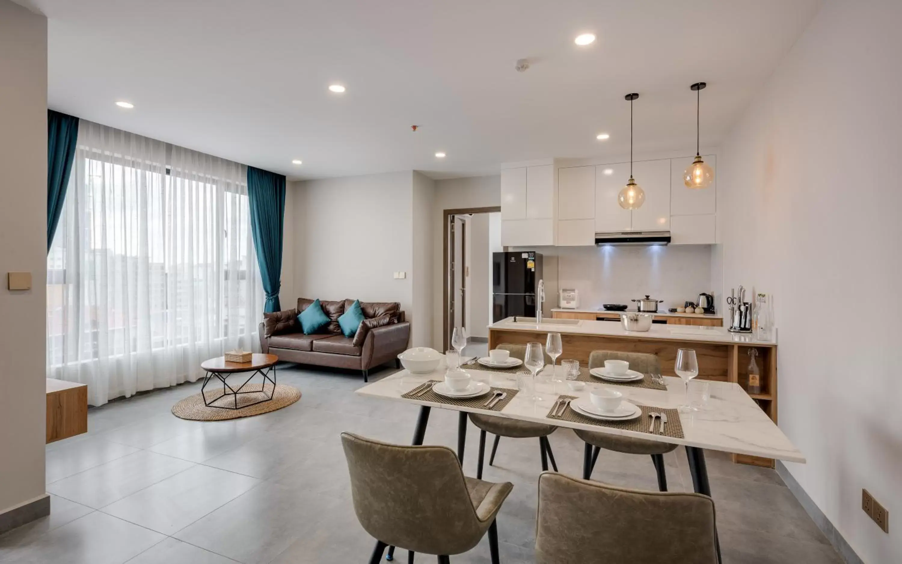 Two-Bedroom Apartment with Balcony in AMATA Residence Two-Bedroom Apartment with Balcony in AMATA Residence