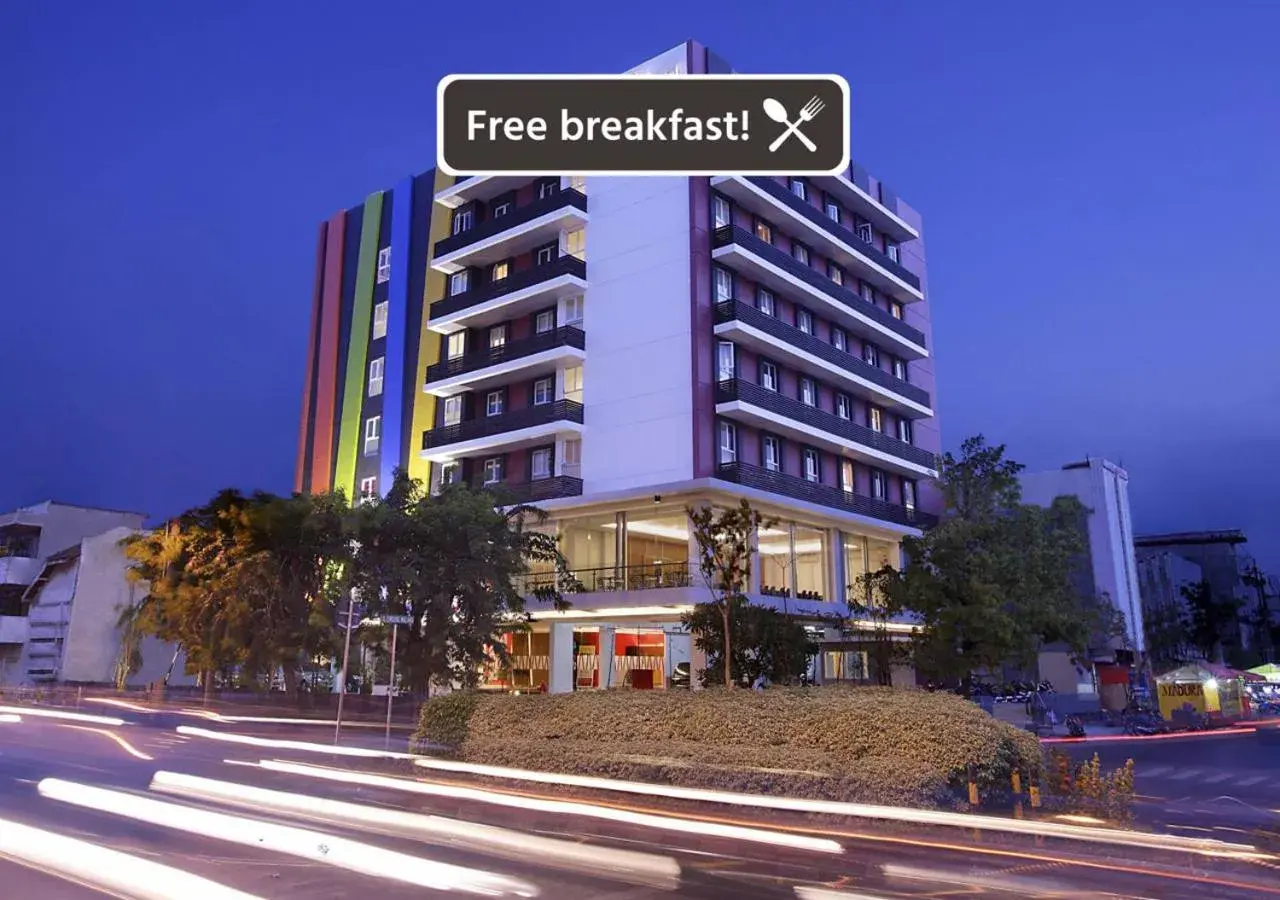 Property Building in Amaris Hotel Embong Malang - Surabaya