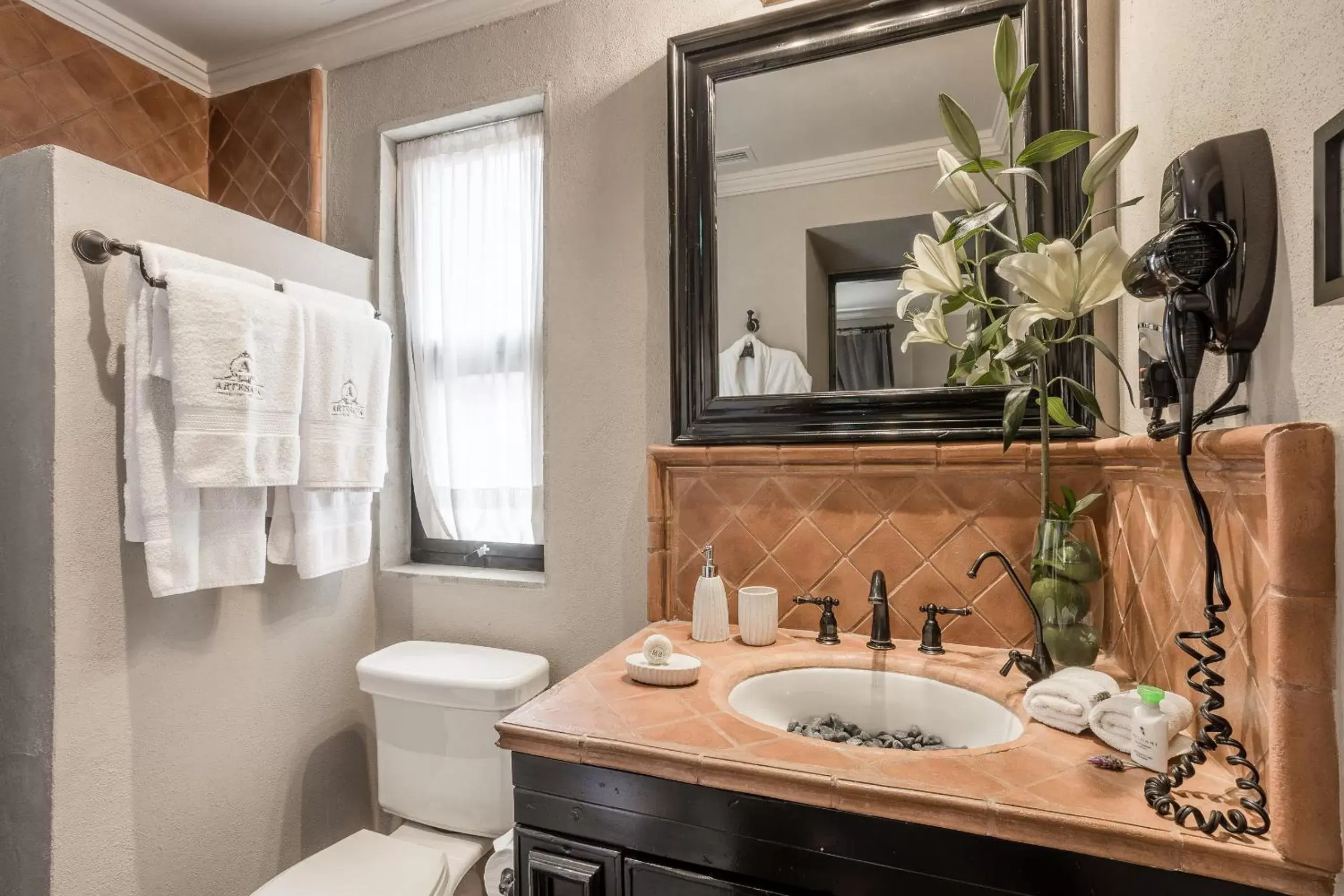 Bathroom in Artesana Luxury Villa