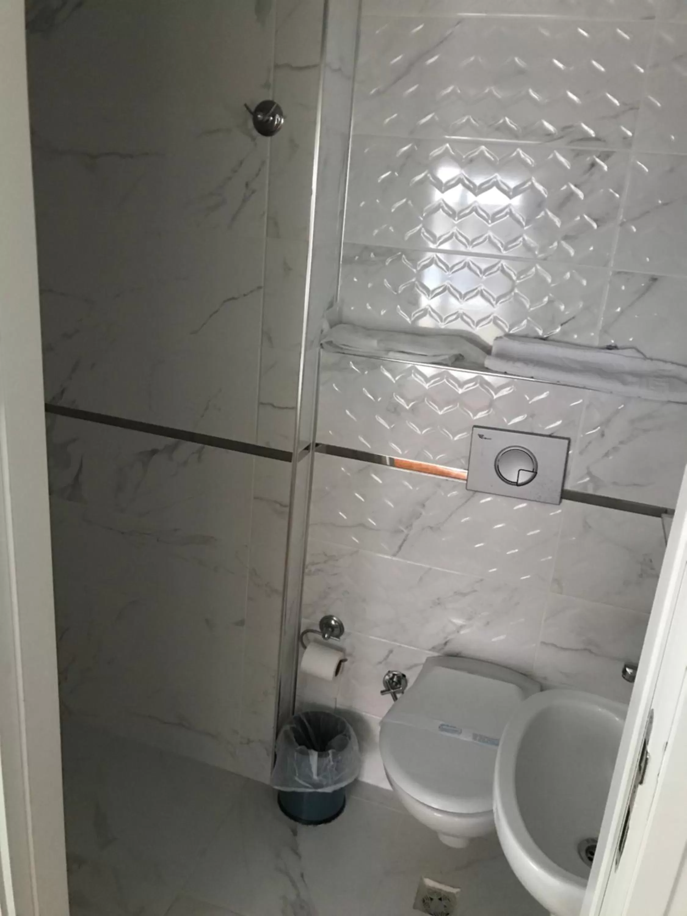 Bathroom in Sakran Hotel