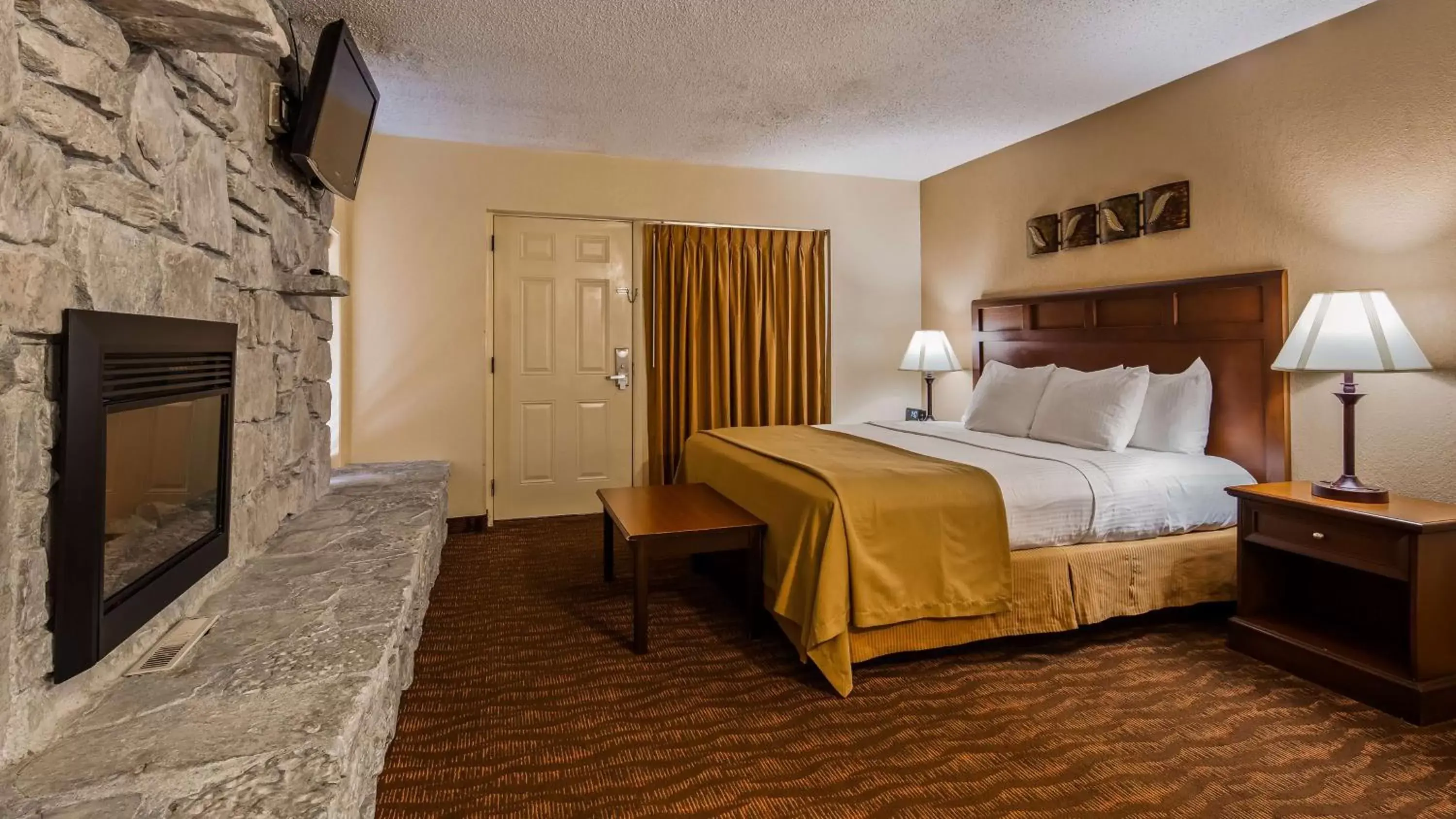 Photo of the whole room, Bed in Best Western Center Pointe Inn