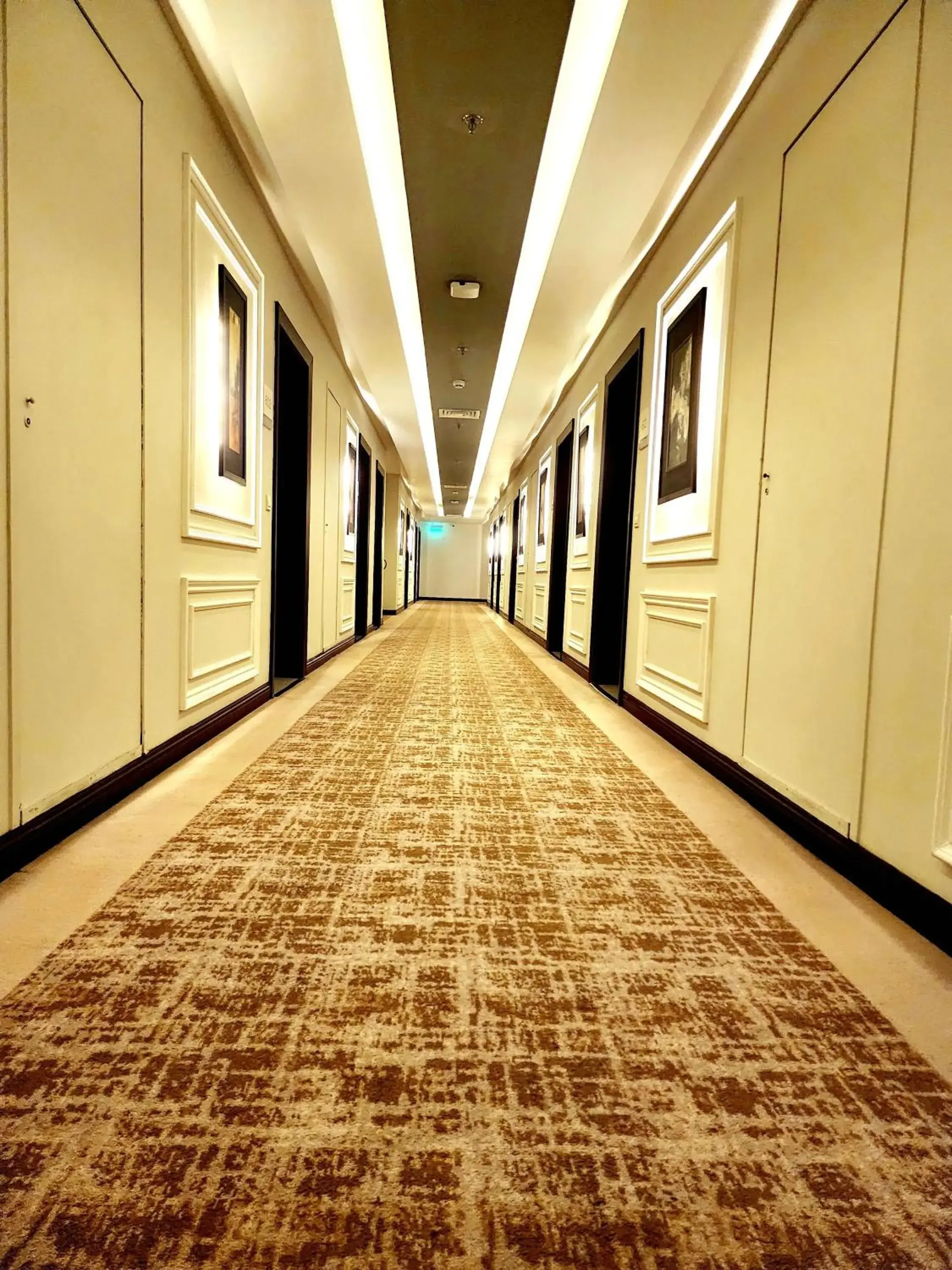 Lobby or reception in Best Western Premier Hotel Gulberg Lahore