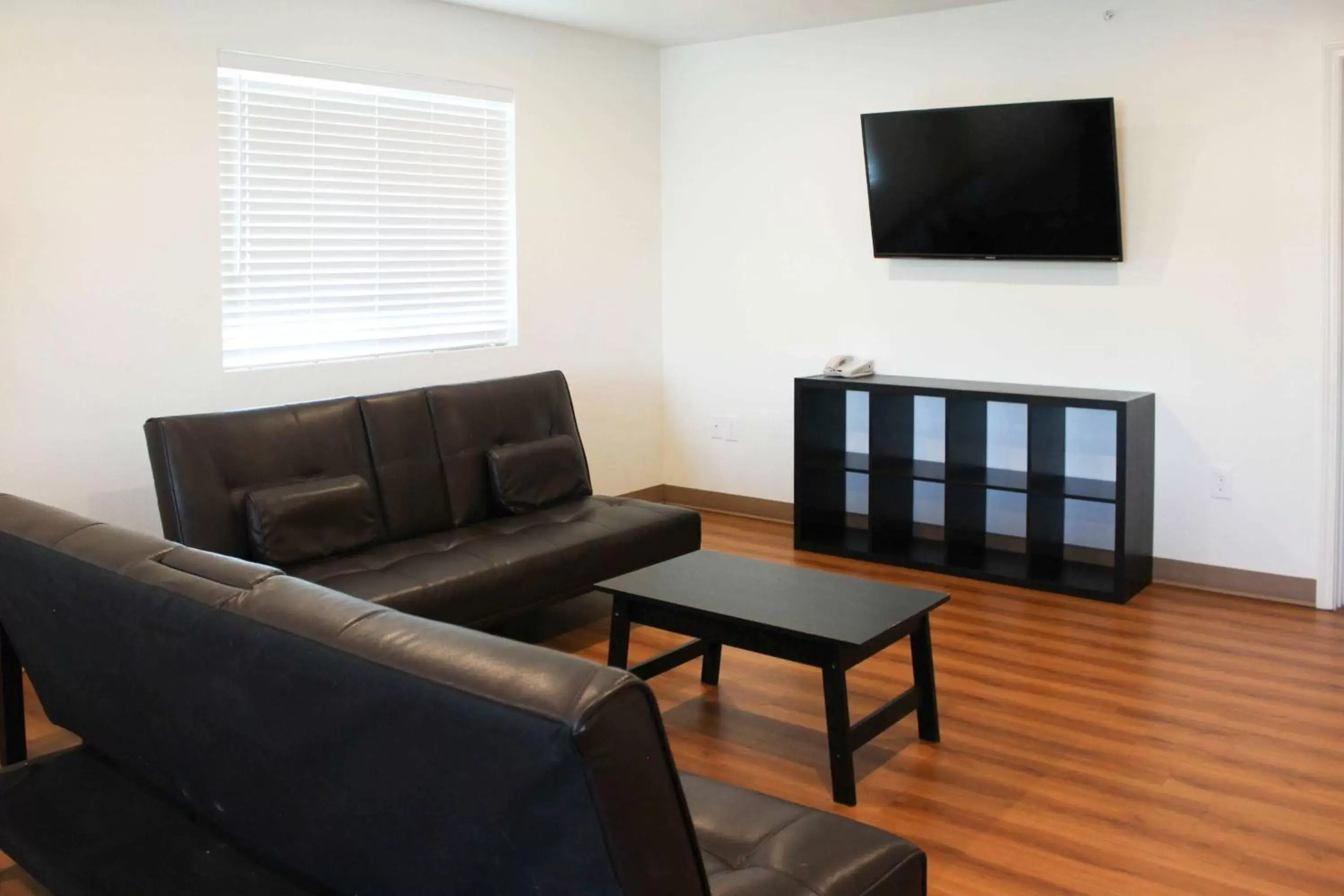 Photo of the whole room, Seating Area in Motel 6 Rexburg, ID