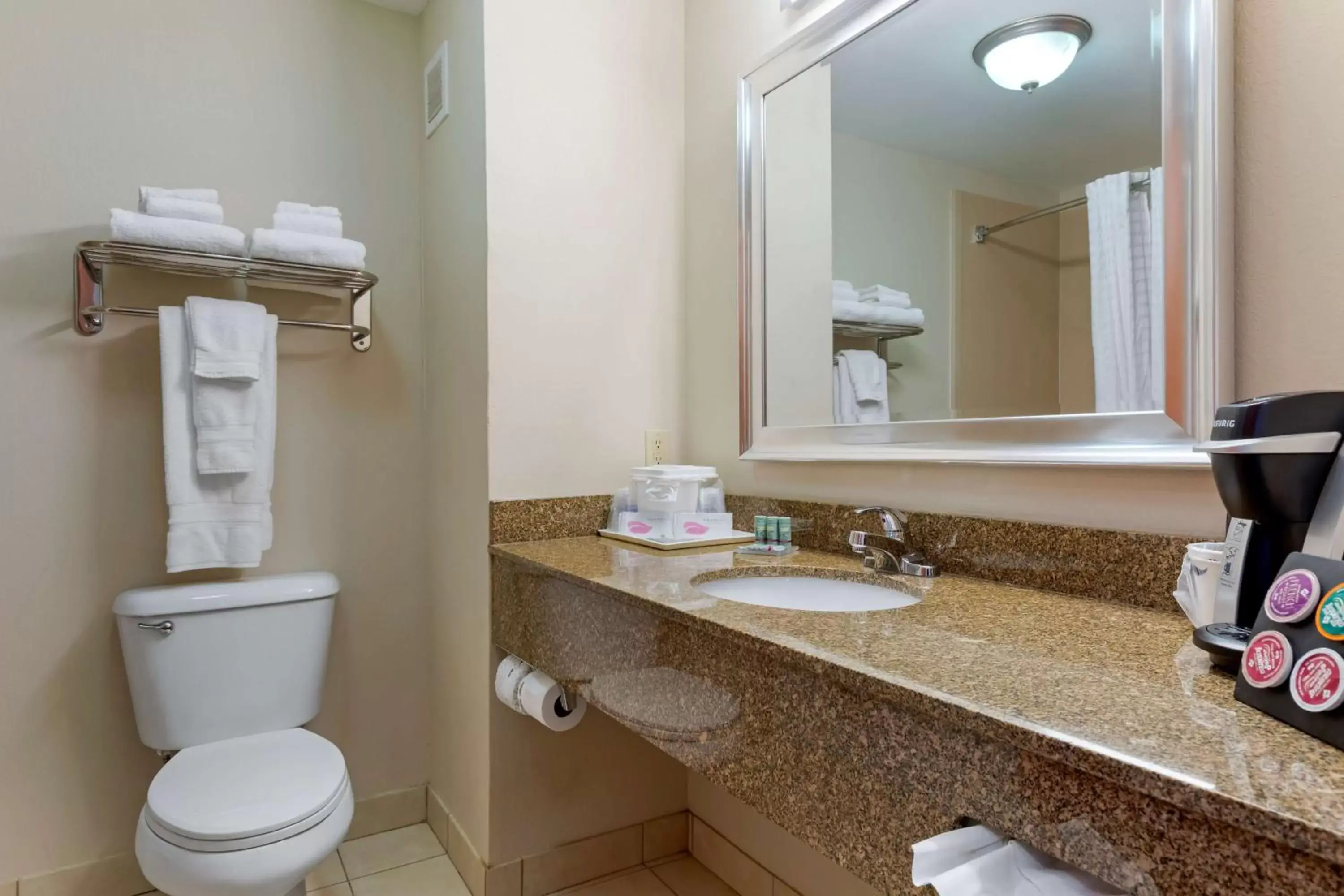 Bathroom in Best Western Seminole Inn and Suites