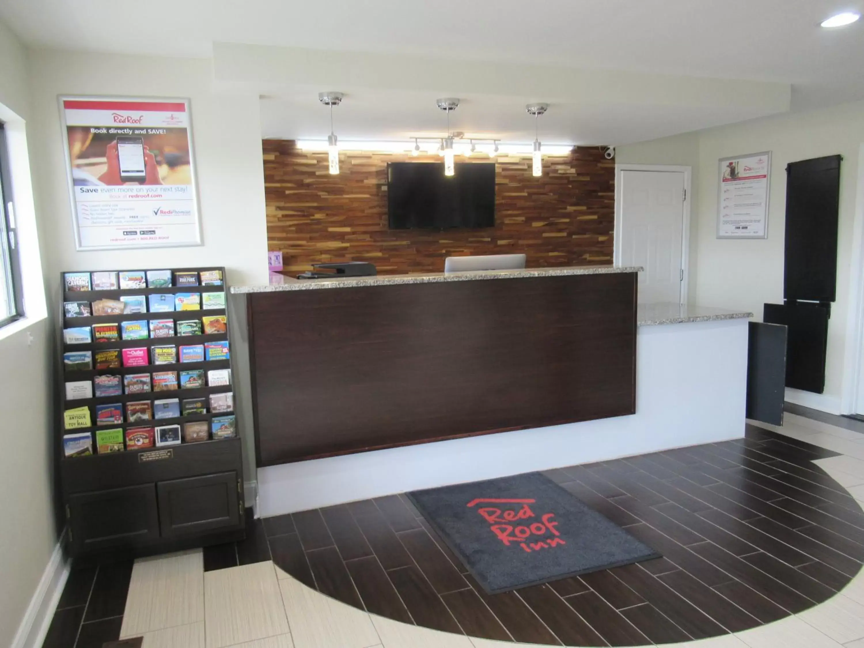 Lobby or reception in Red Roof Inn Walton, KY - Richwood - Cincinnati Airport South Lobby or reception in Red Roof Inn Walton, KY - Richwood - Cincinnati Airport South