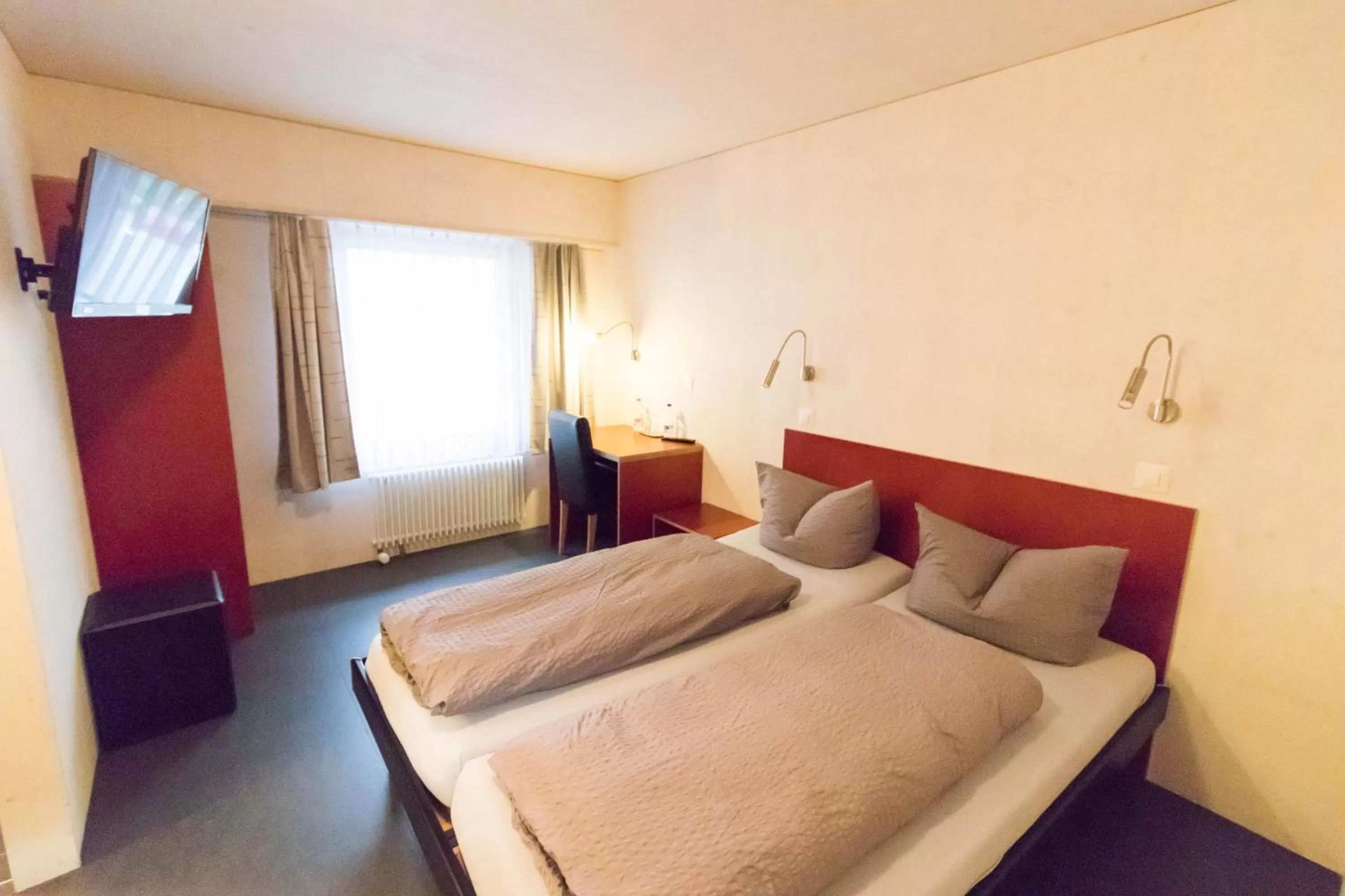 Bedroom, Bed in Gasthaus Ochsen