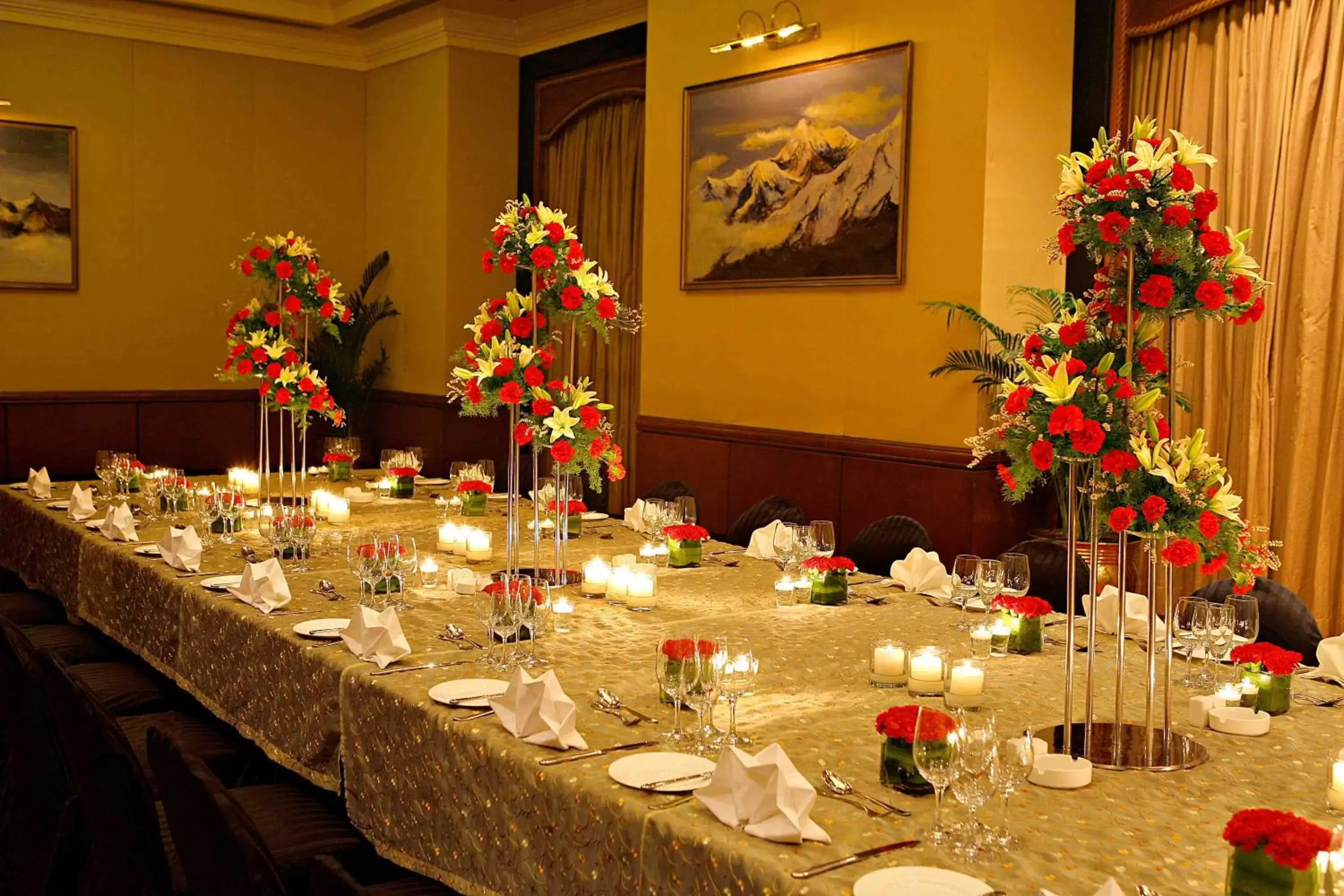 Restaurant/places to eat, Banquet Facilities in Eros Hotel New Delhi, Nehru Place