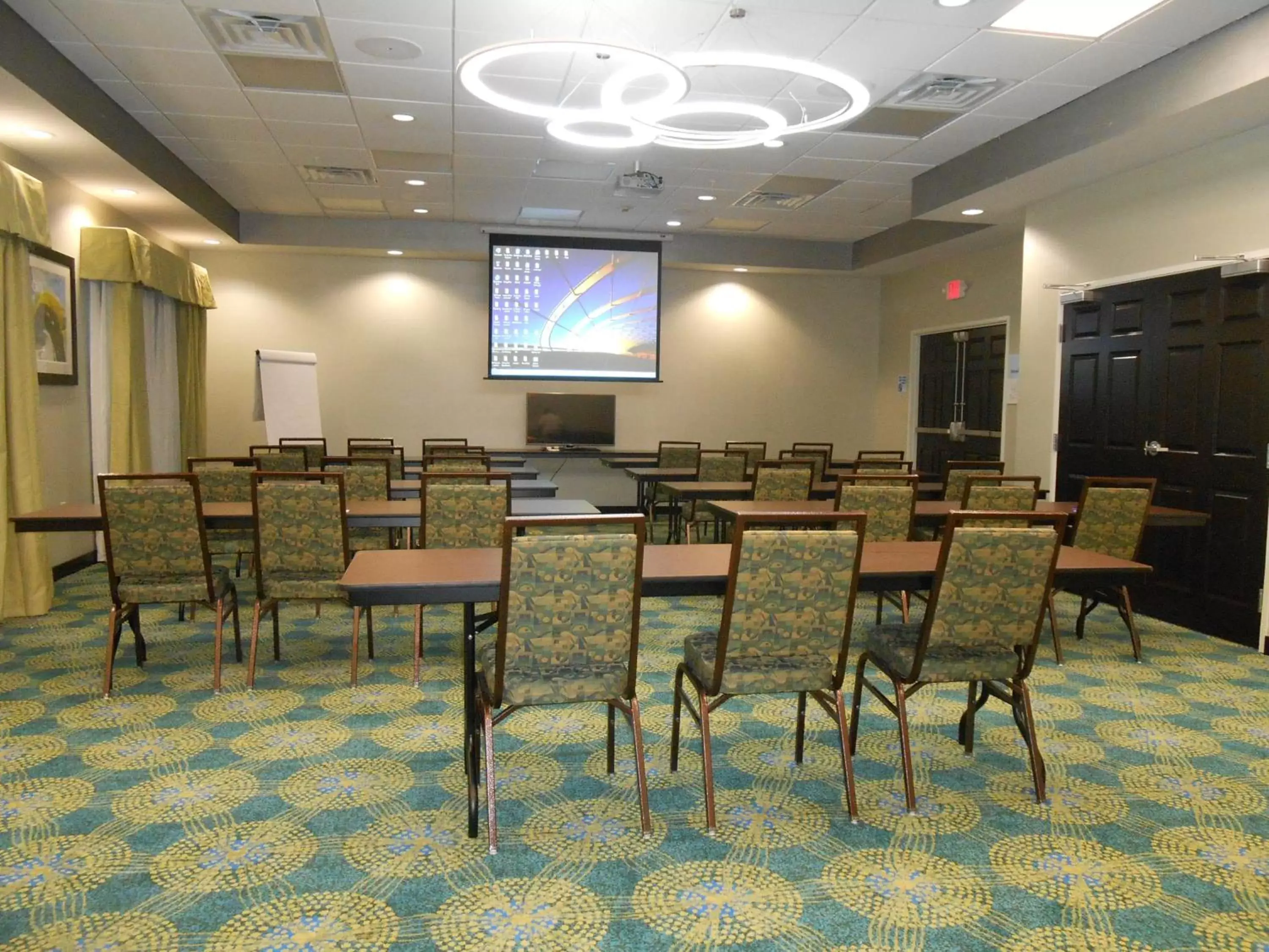 Meeting/conference room in Holiday Inn Express & Suites Houston Northwest-Brookhollow, an IHG Hotel