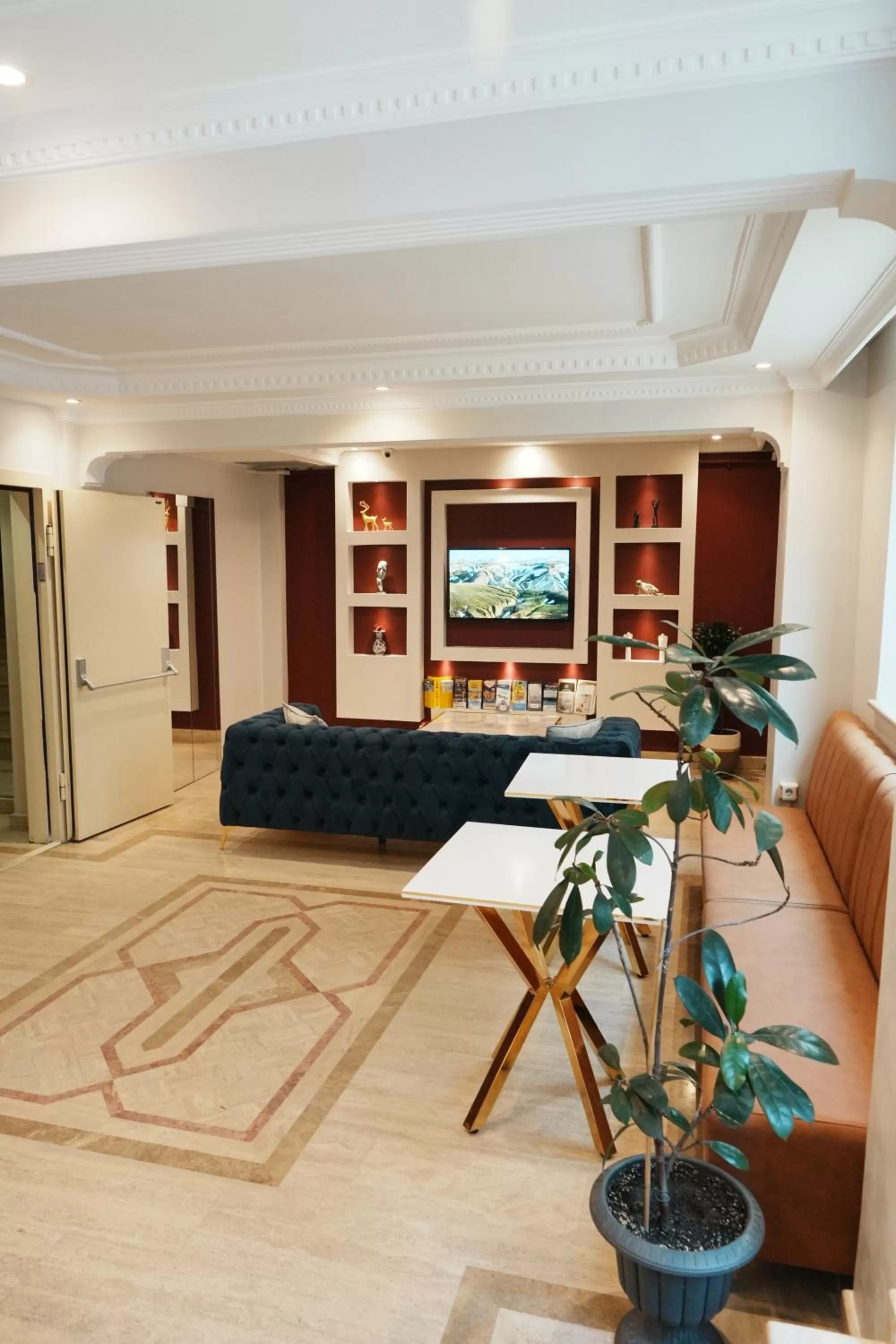 Lobby or reception in Reyyan Hotel