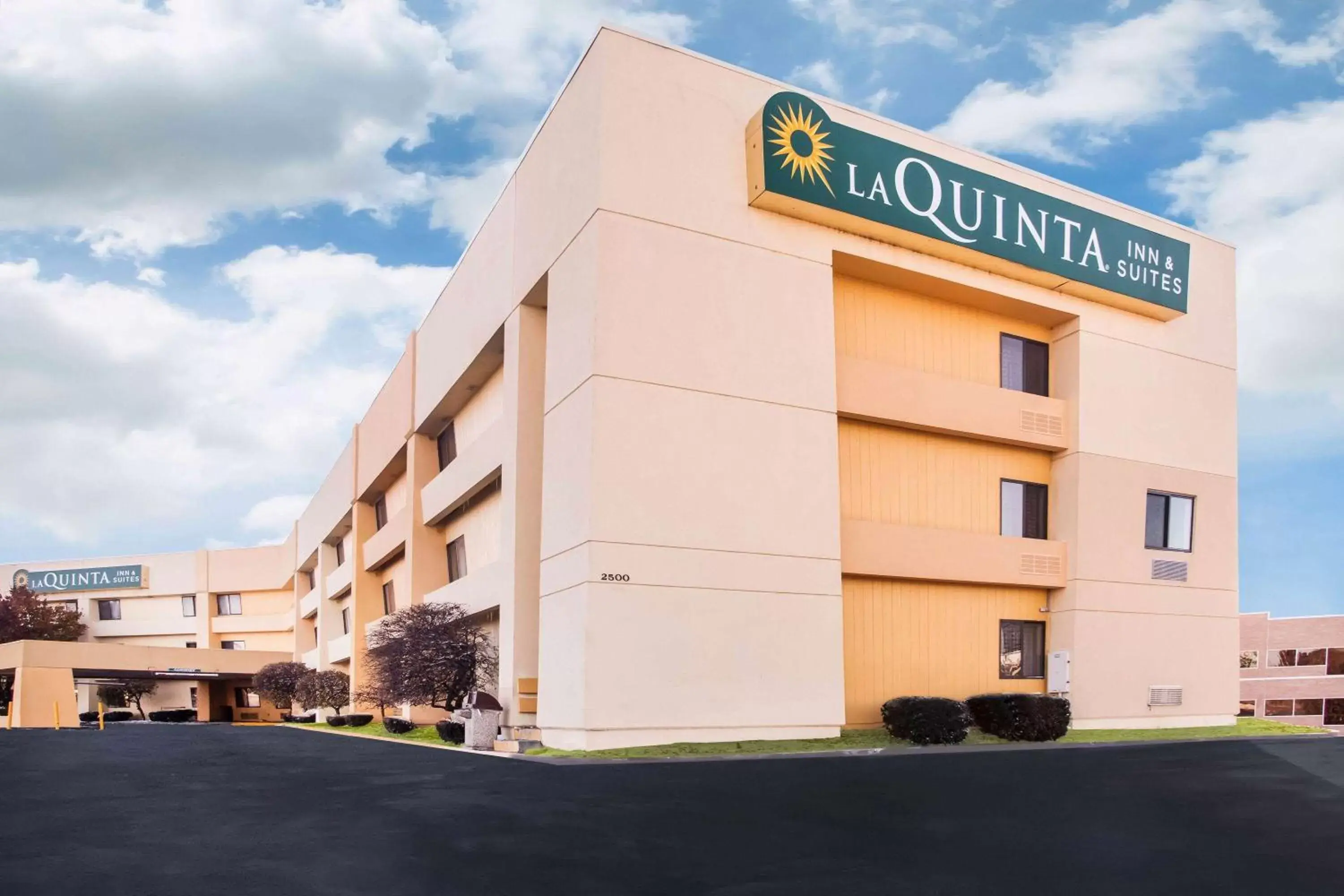 Property Building in La Quinta by Wyndham Columbia