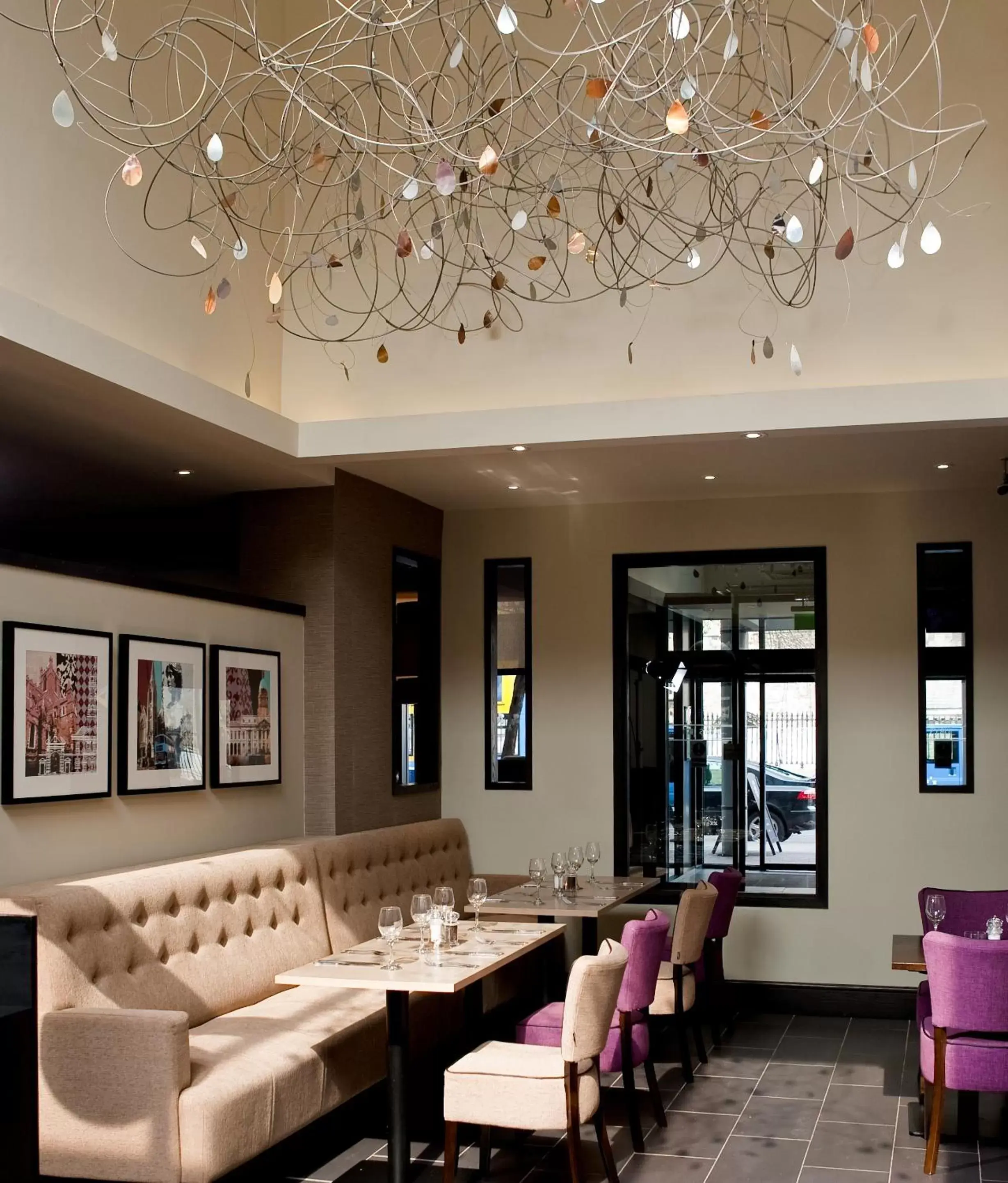 Restaurant/Places to Eat in Leonardo Hotel Dublin Christchurch - Formerly Jurys Inn