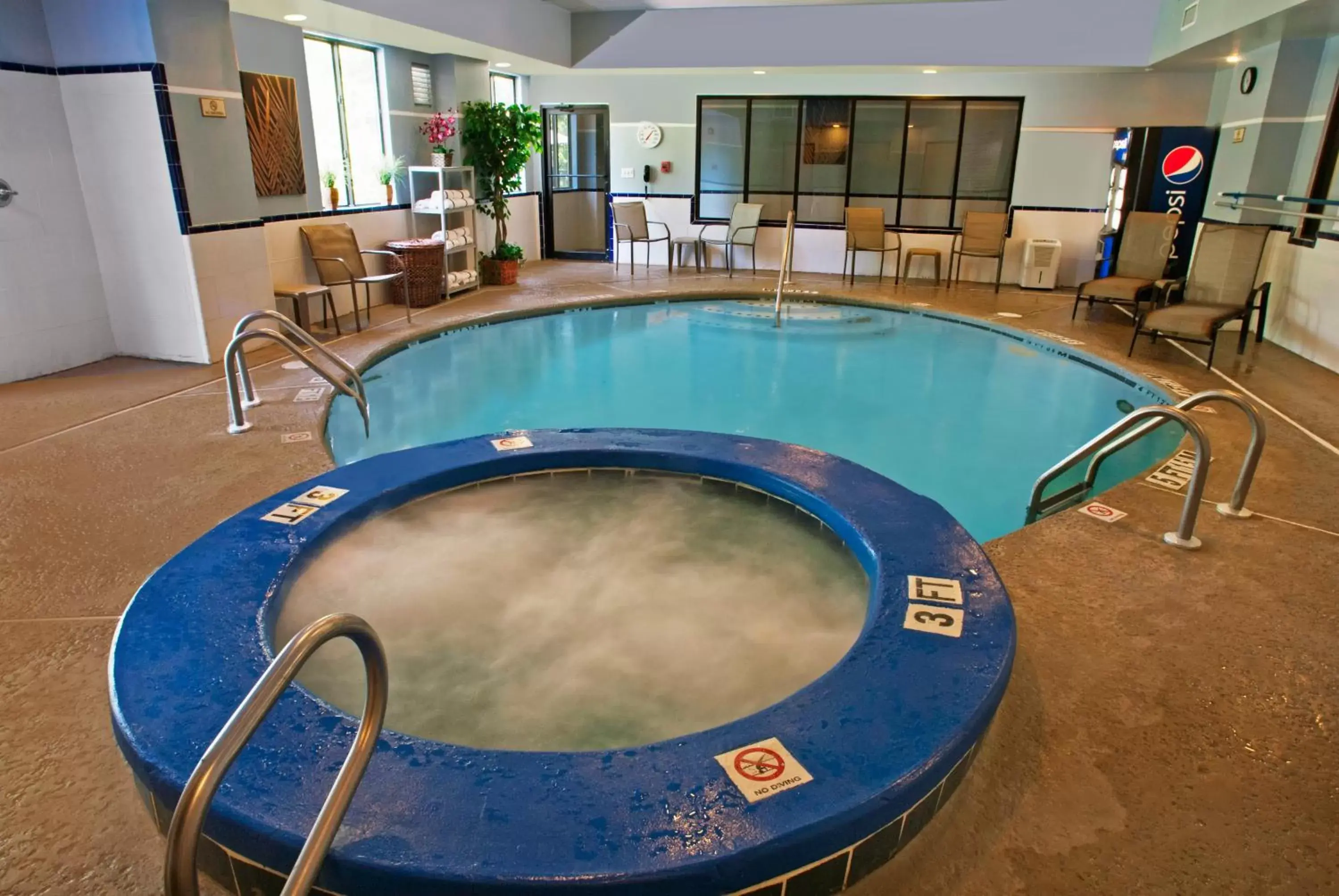 Area and facilities, Swimming Pool in Best Western Plus Richmond Hill Inn