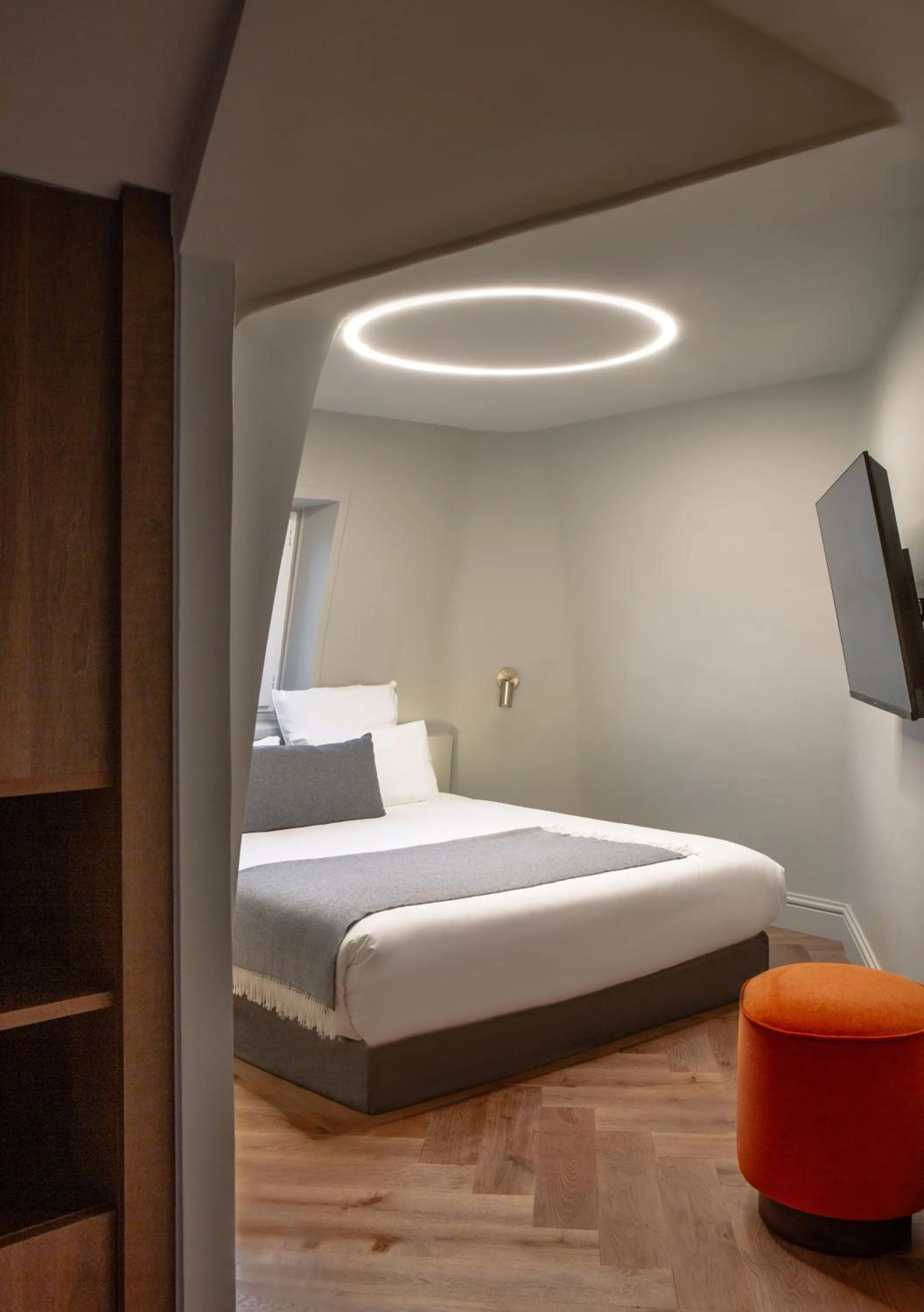 Bed in ibis Styles Paris Gare du Nord TGV