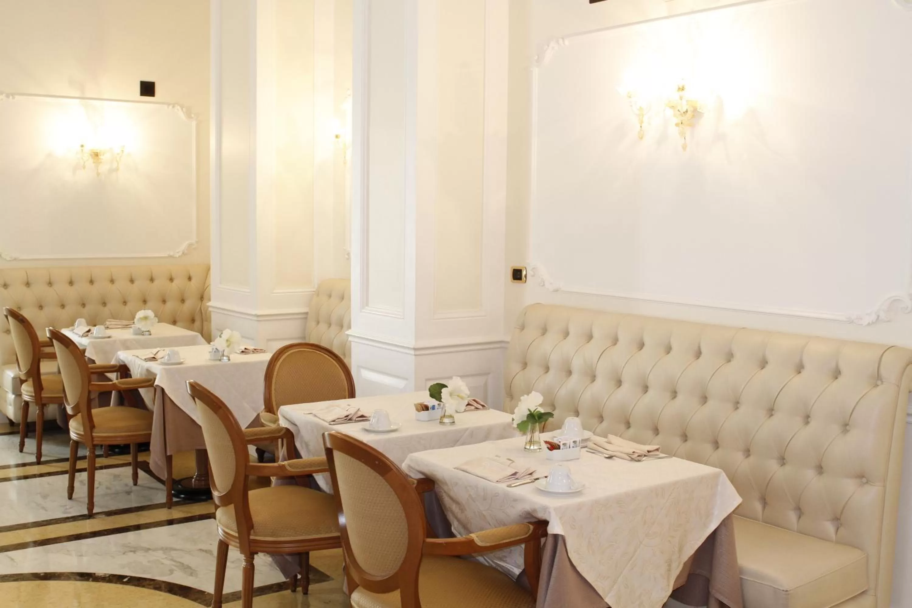 Restaurant/places to eat in Hotel Villa Pinciana