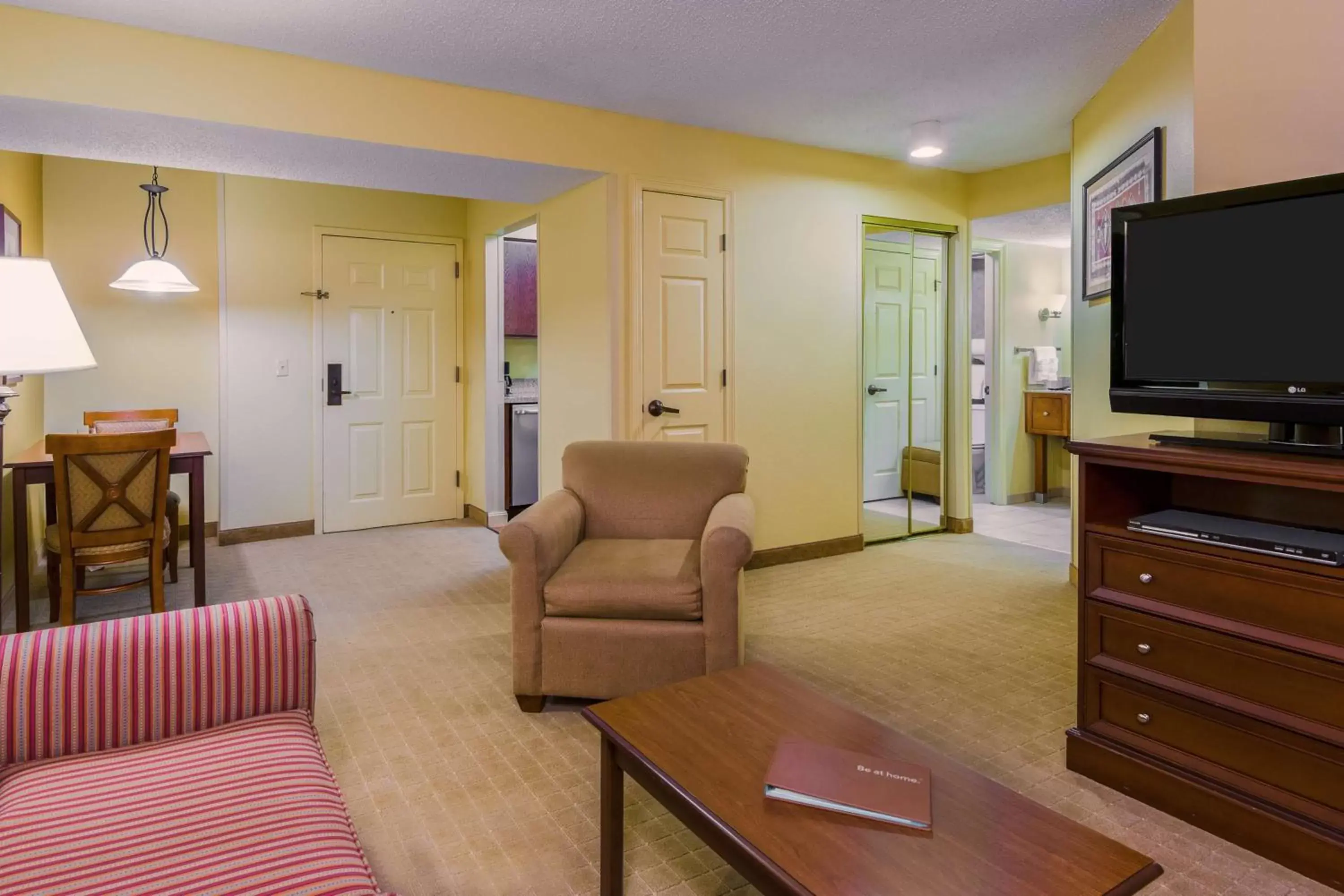 Living room, Seating Area in Homewood Suites by Hilton Houston-Clear Lake