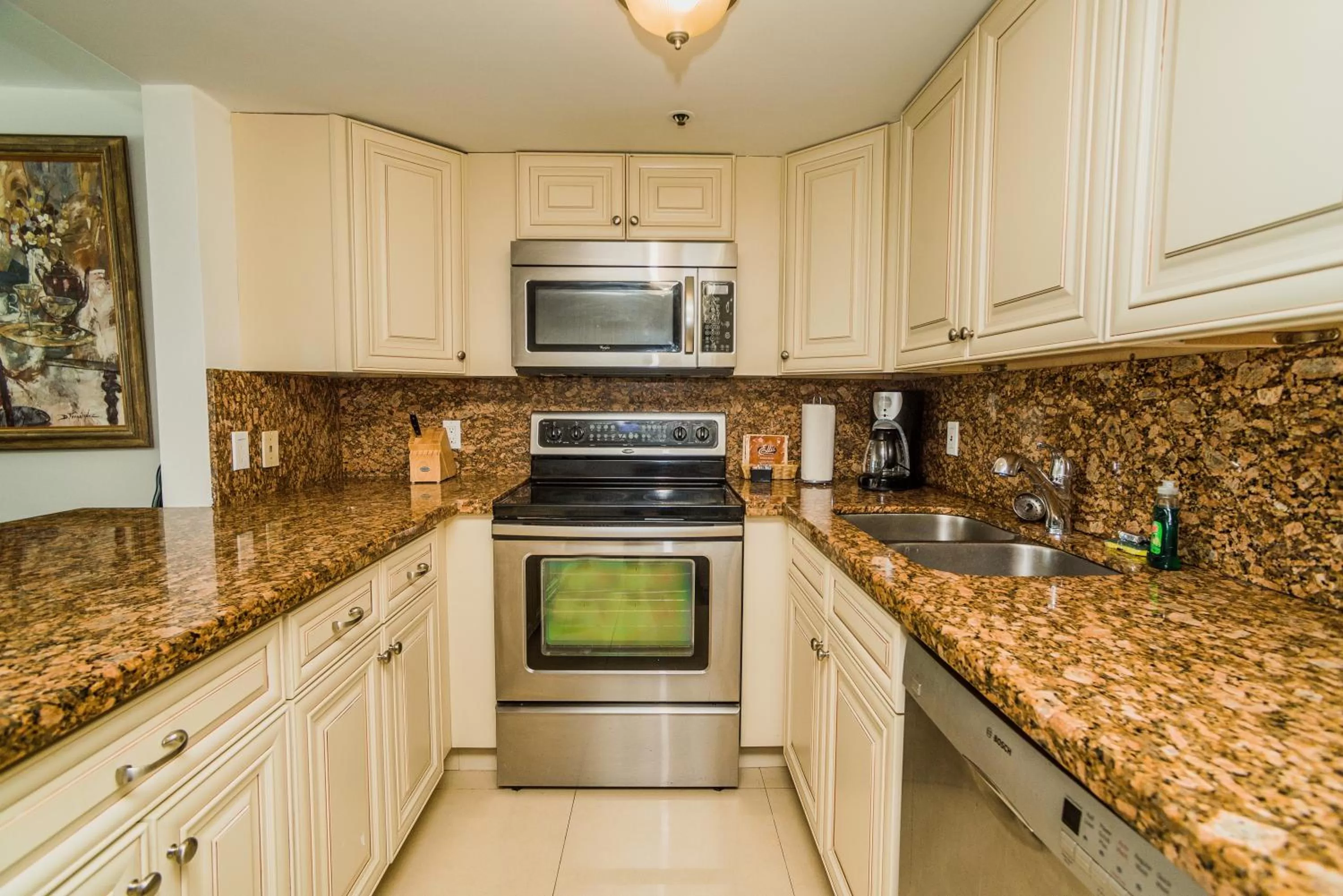Kitchen or kitchenette, Kitchen/Kitchenette in The Alexander Beach Residences