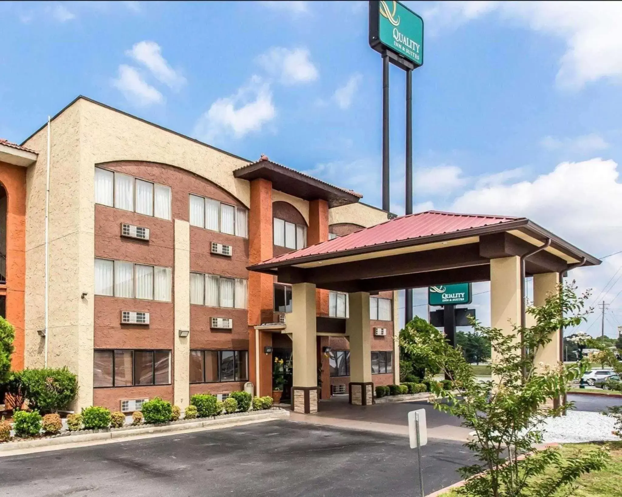 Property Building in Quality Inn & Suites Morrow Atlanta South