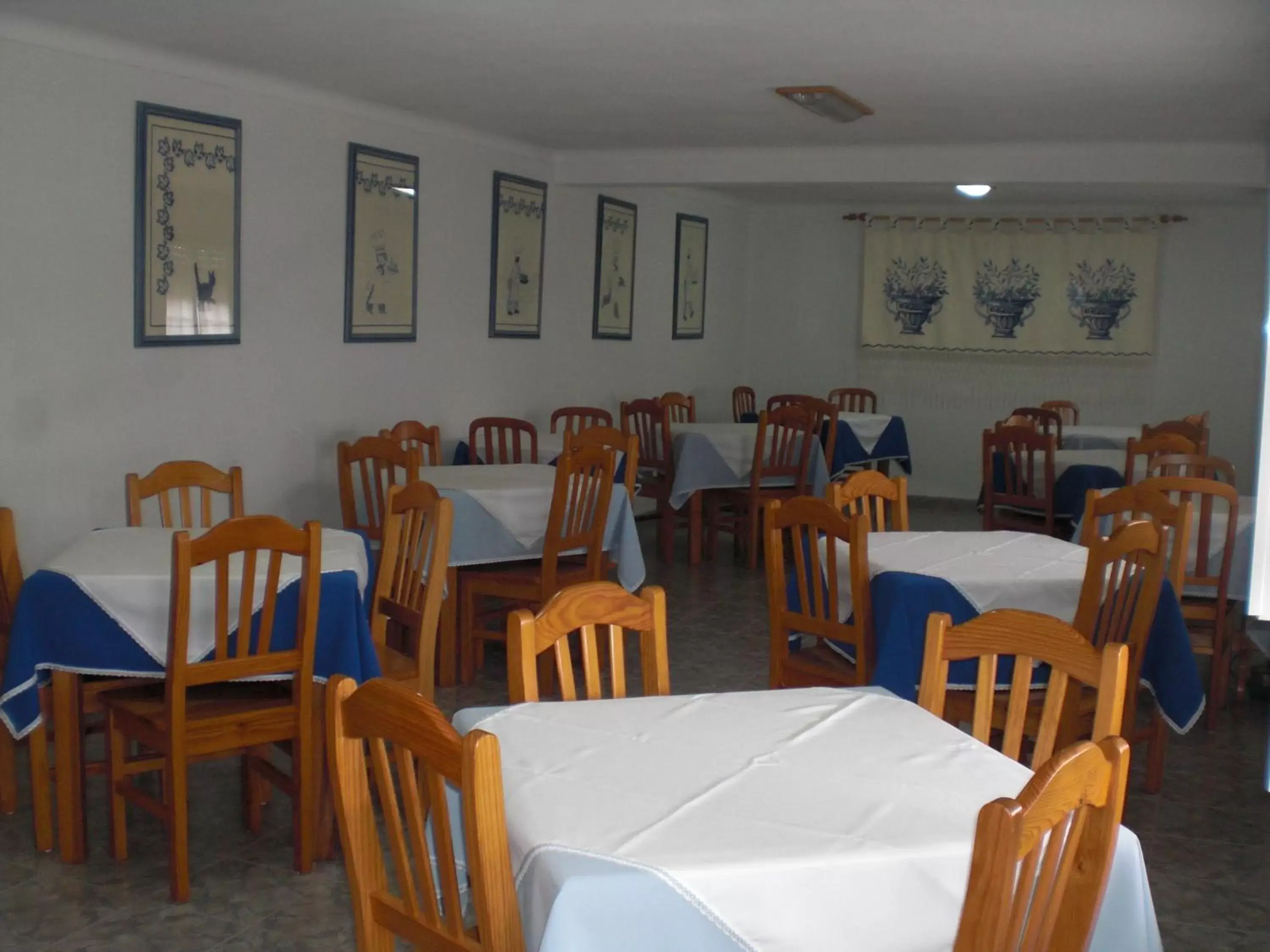 Restaurant/Places to Eat in Hotel Branco II