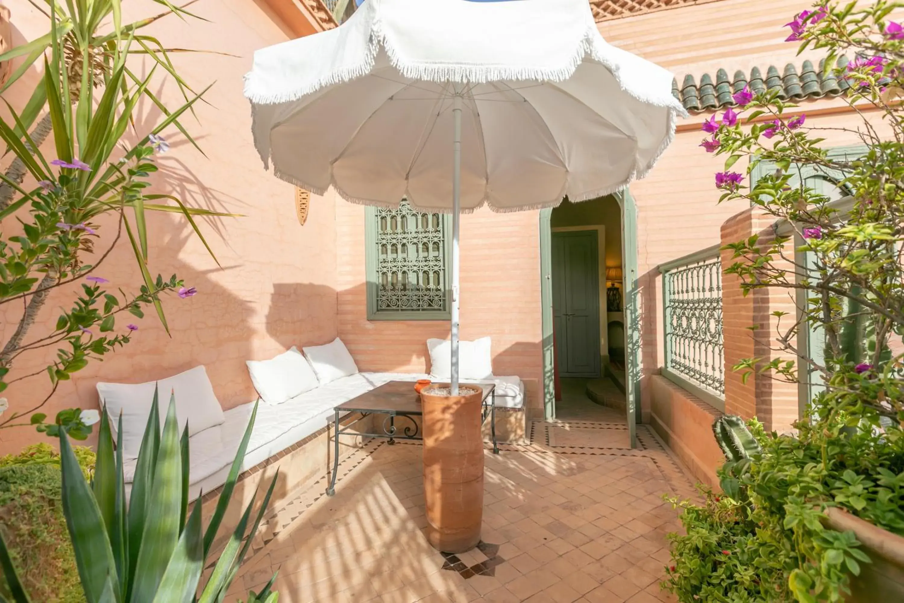 Balcony/Terrace in Riad Les Trois Palmiers El Bacha