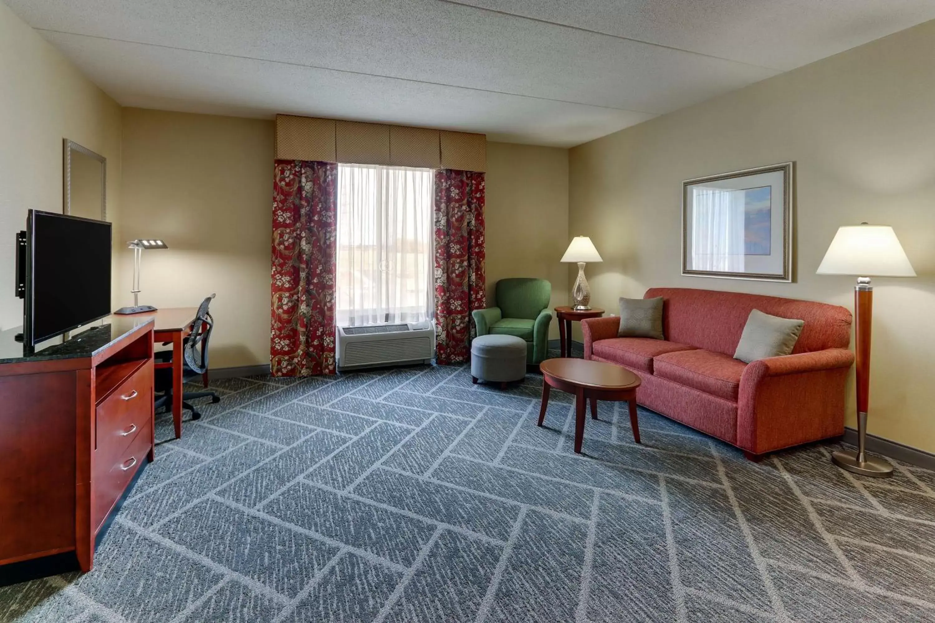 Living room, Seating Area in Hilton Garden Inn Indianapolis Airport