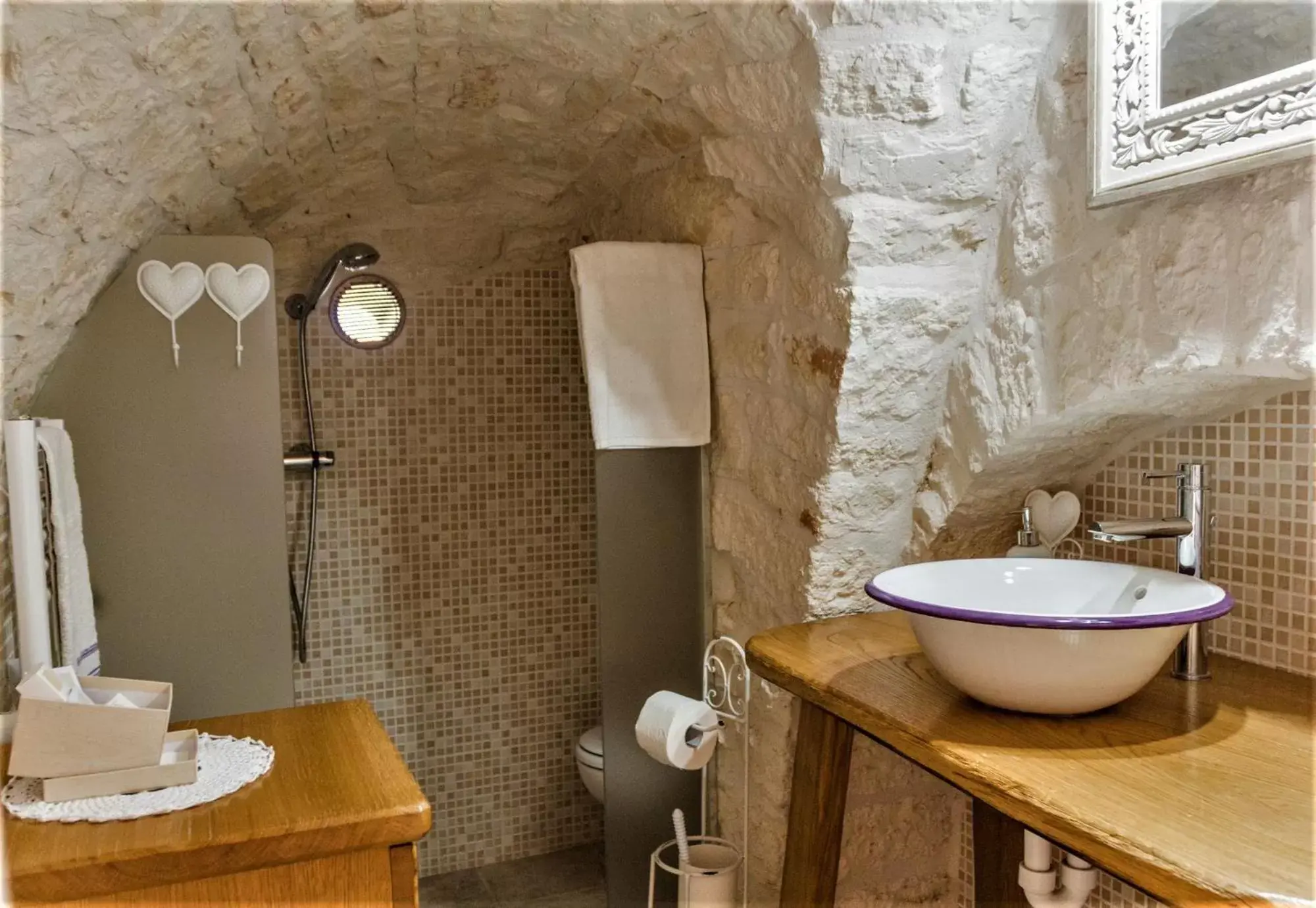 Shower, Bathroom in B&B Trulli Donna Isabella