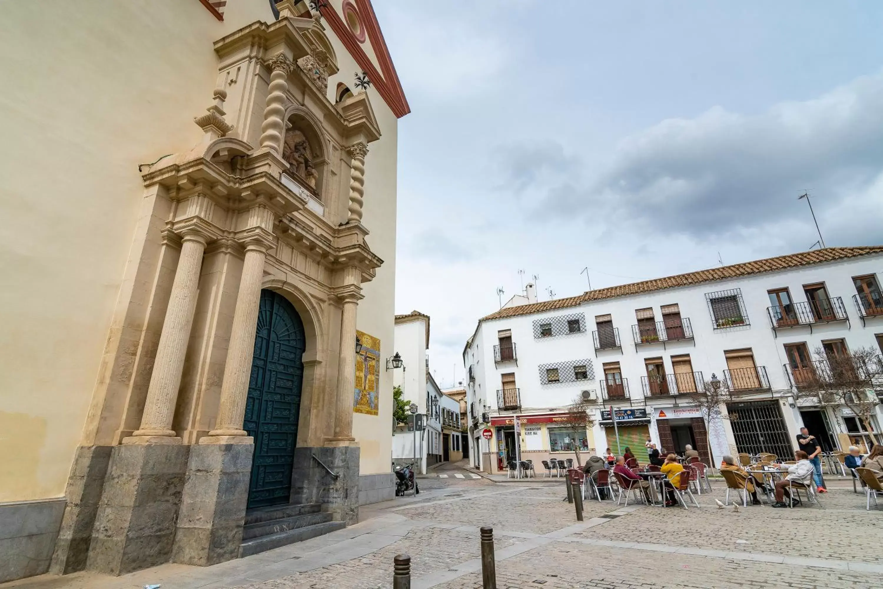 Nearby landmark, Property Building in La Trinidad Córdoba