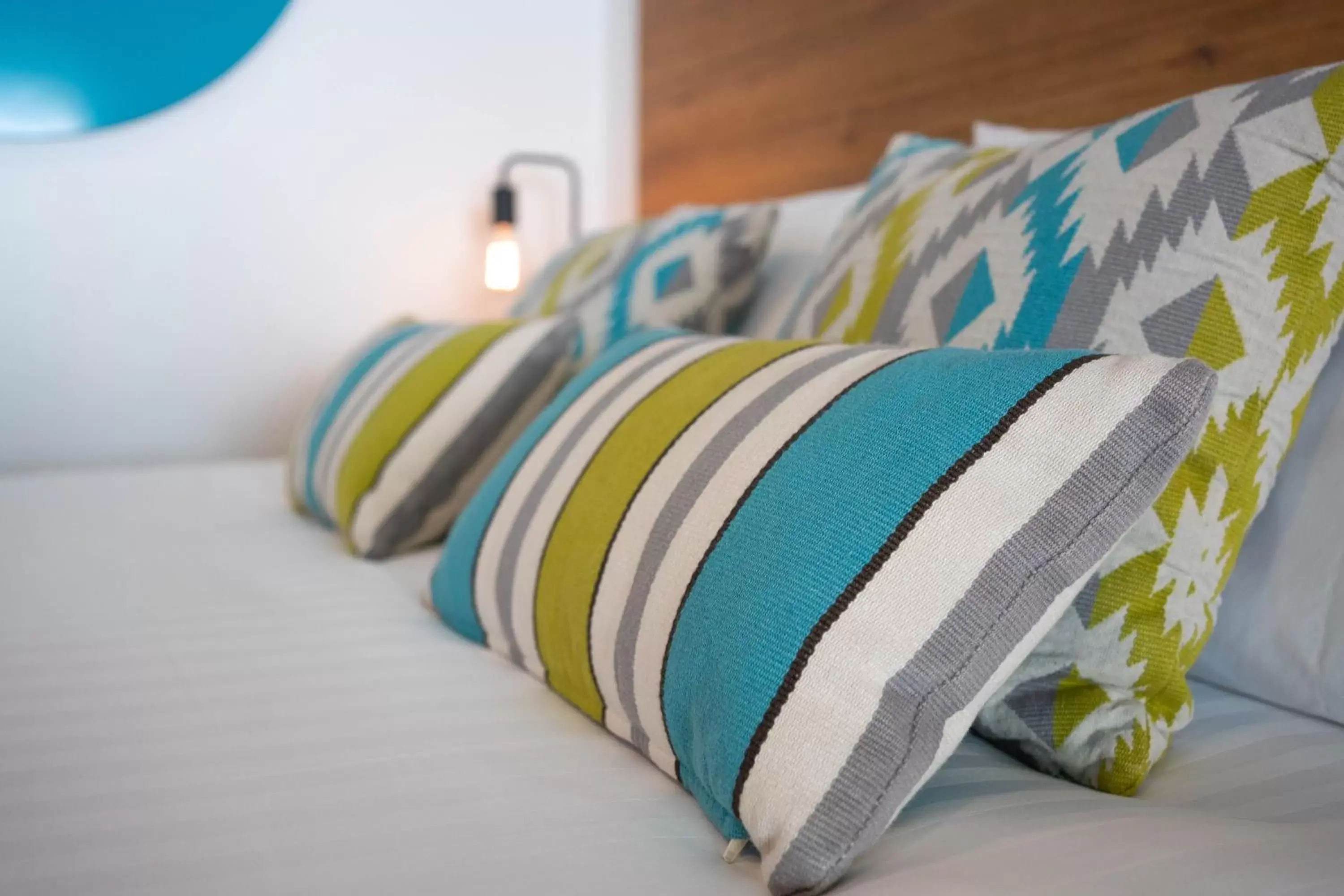 Deluxe King Suite with Private Courtyard in Bright Colonial Motel Deluxe King Suite with Private Courtyard in Bright Colonial Motel