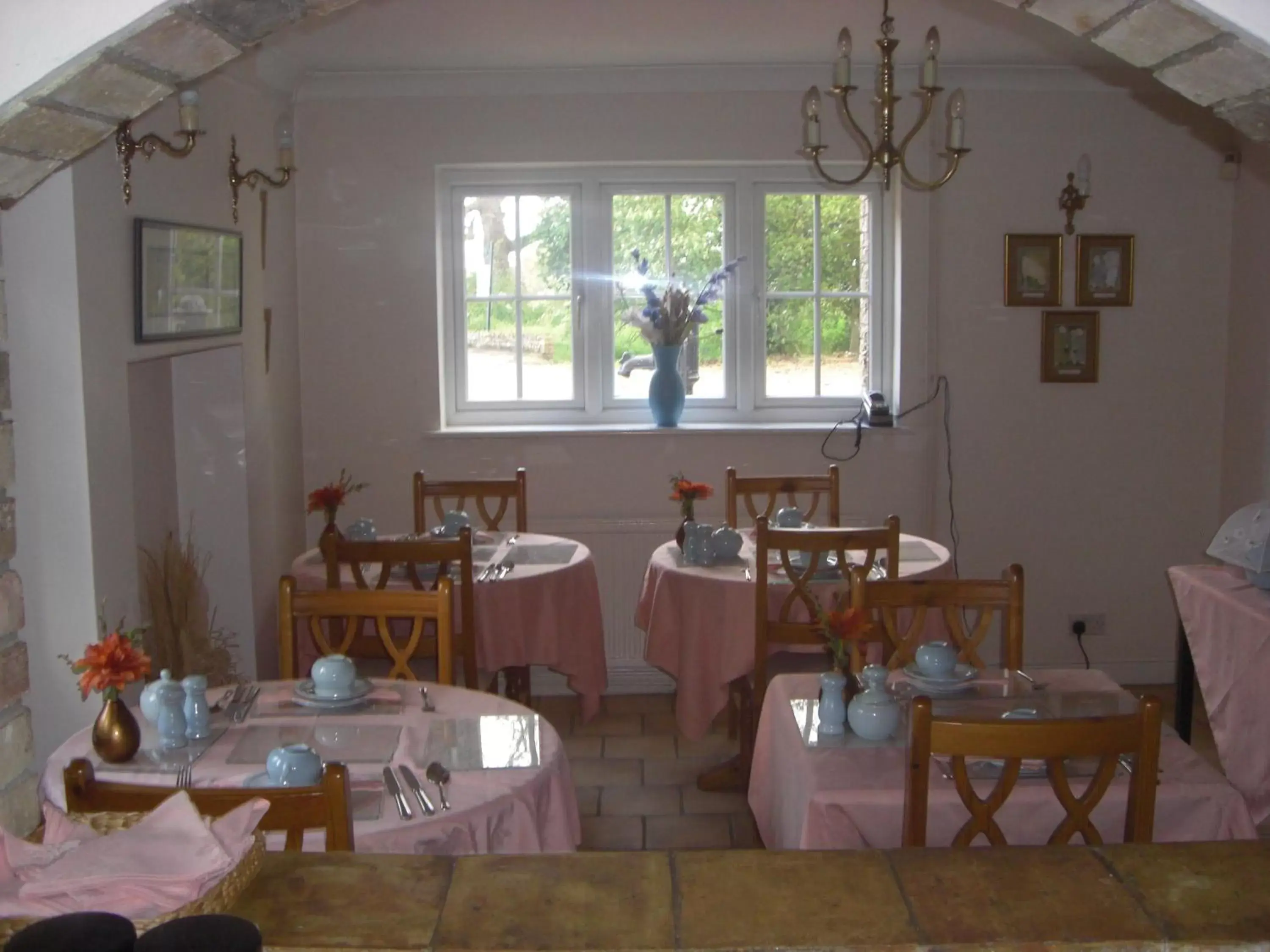 Restaurant/places to eat in The Brambles B&B Restaurant/places to eat in The Brambles B&B