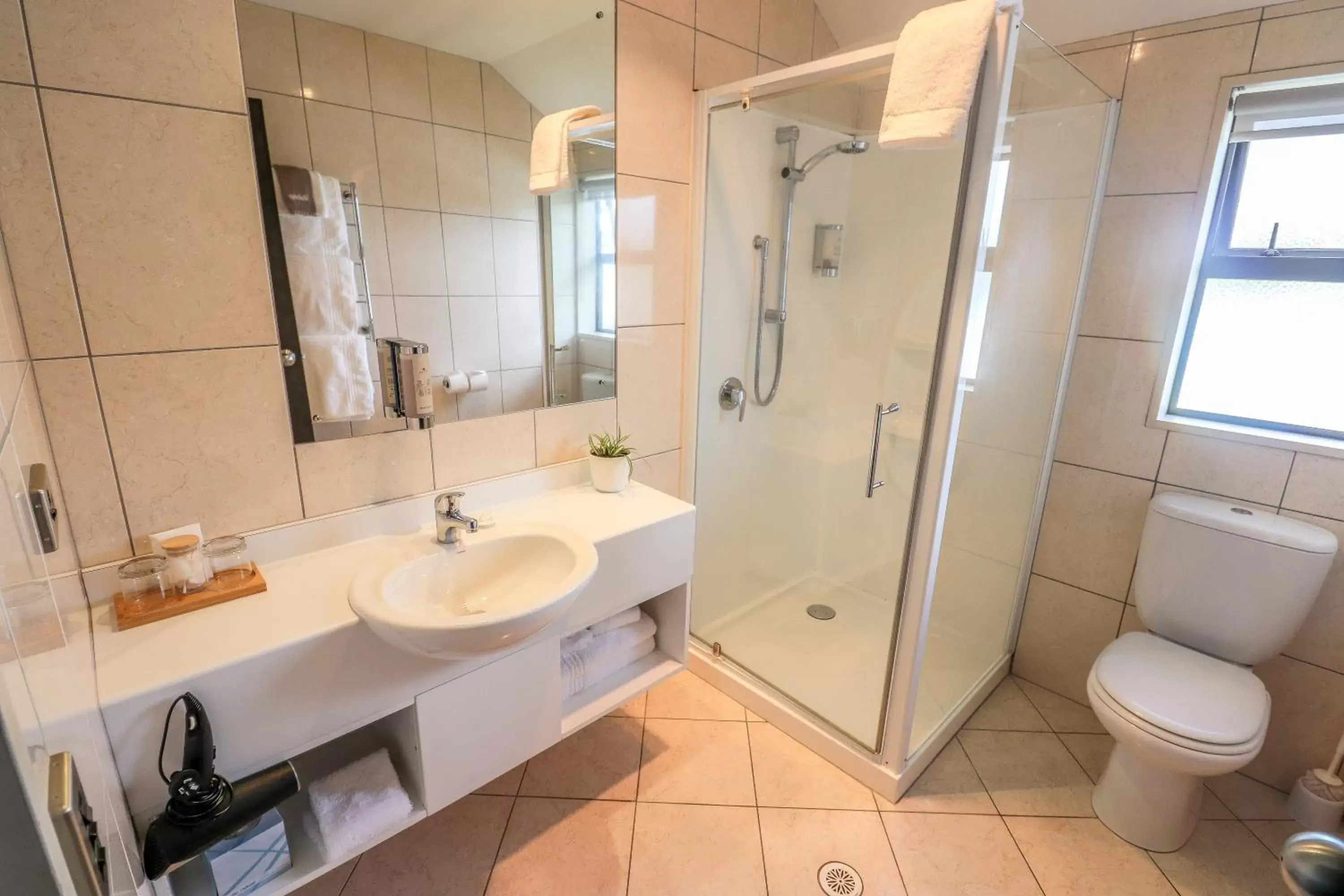 Bathroom in Coleraine Suites & Apartments