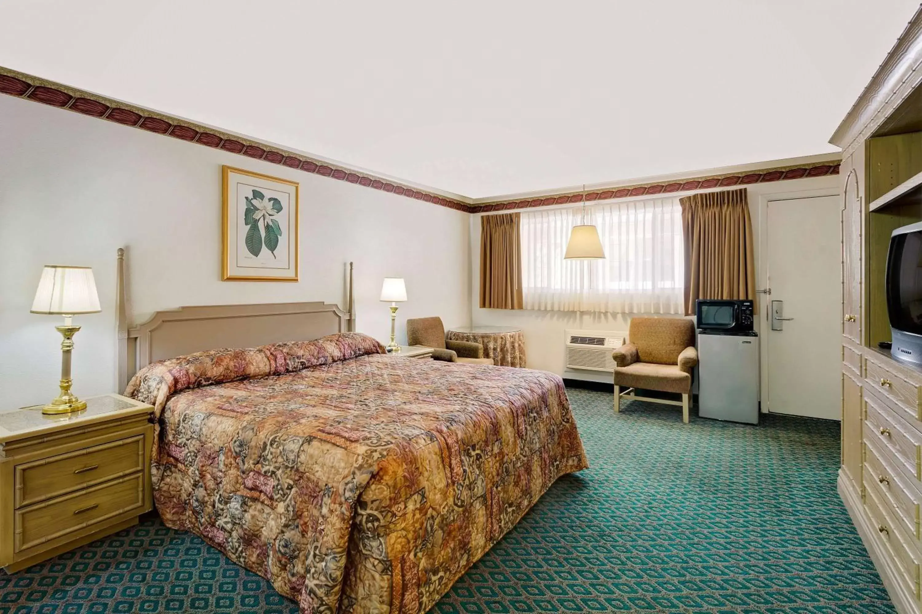Photo of the whole room, Bed in Lake Place Inn Lake Havasu City