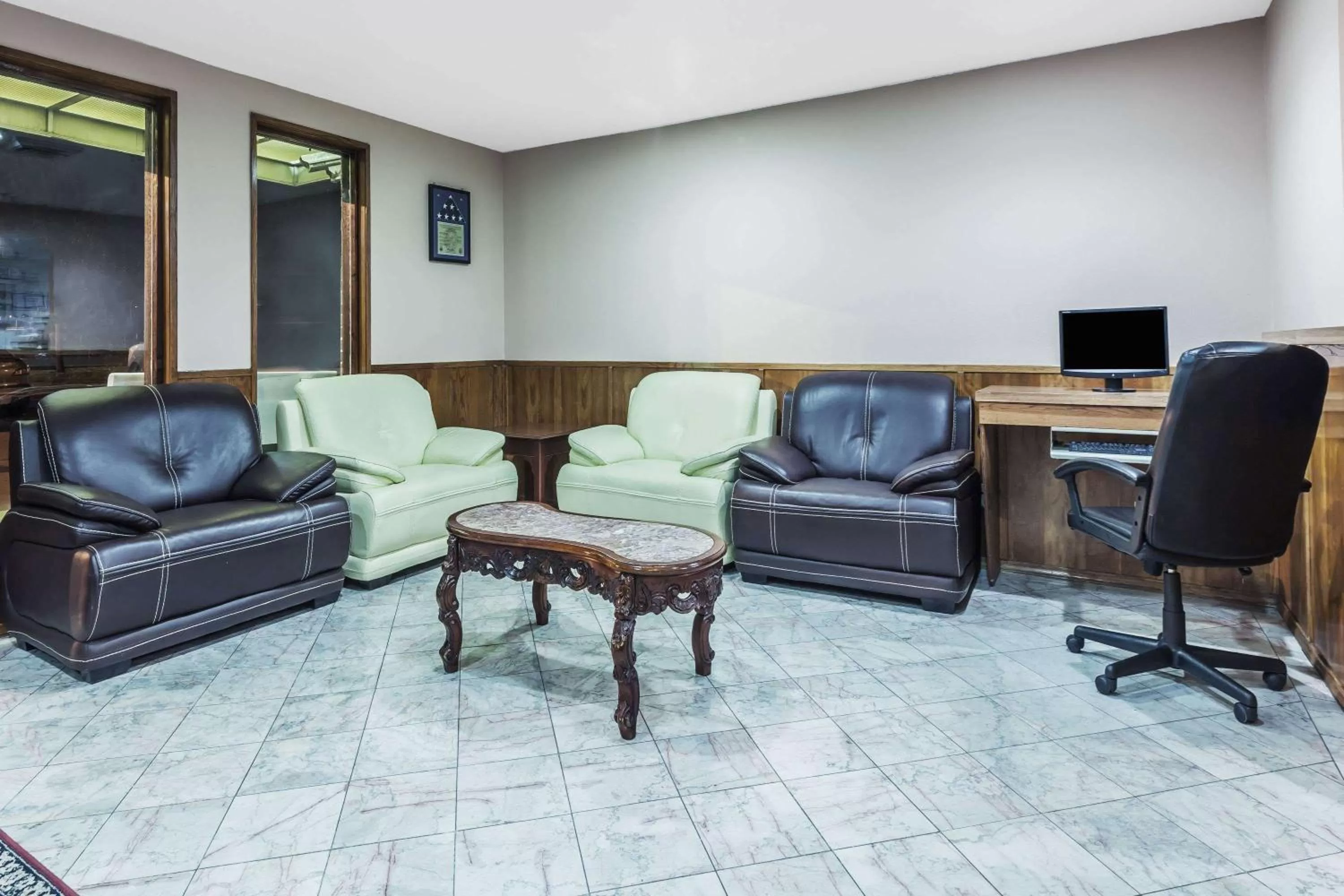 Lobby or reception in Super 8 by Wyndham Irving DFW Airport/South