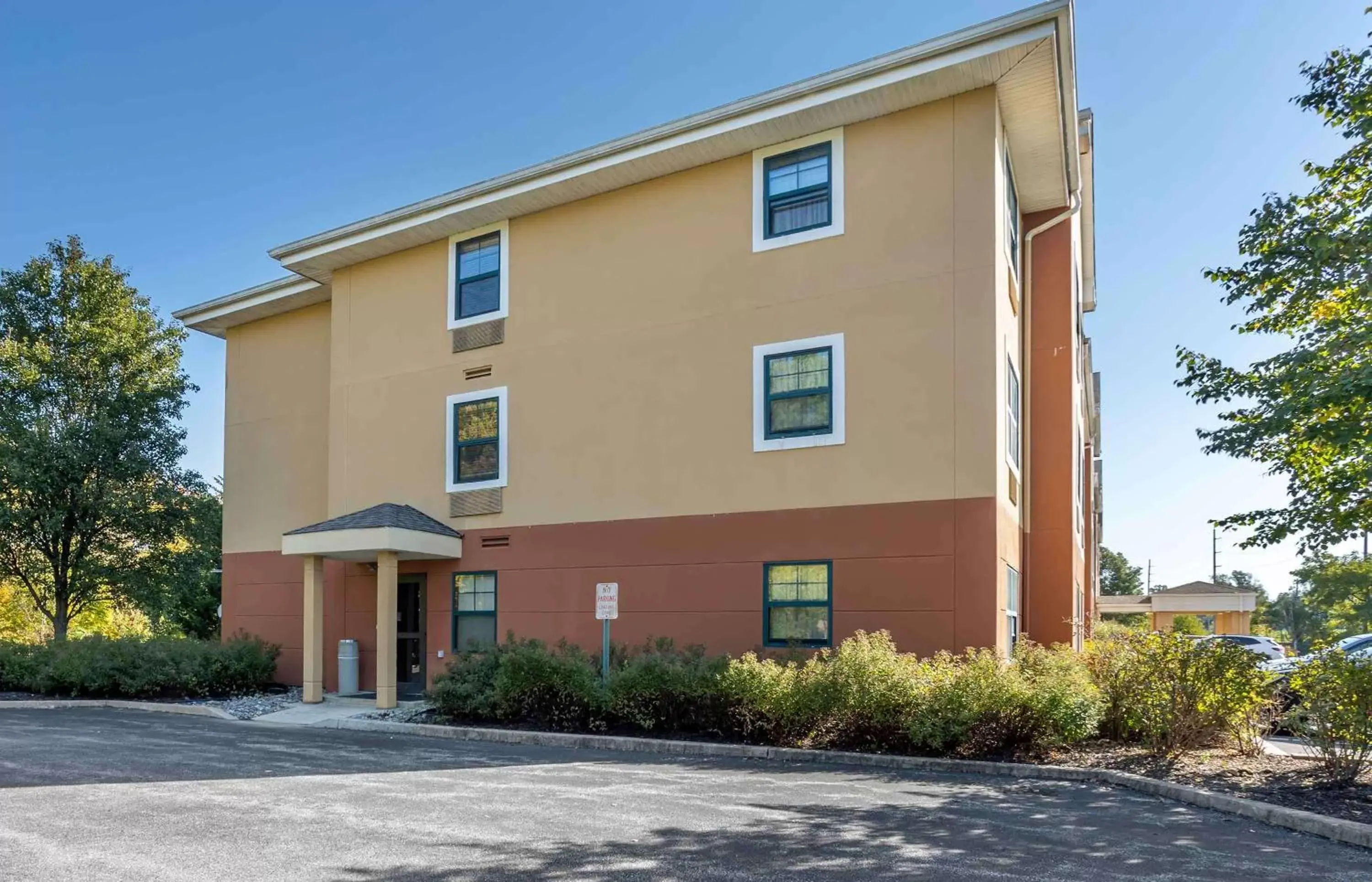 Property Building in Extended Stay America Suites - Philadelphia - Exton
