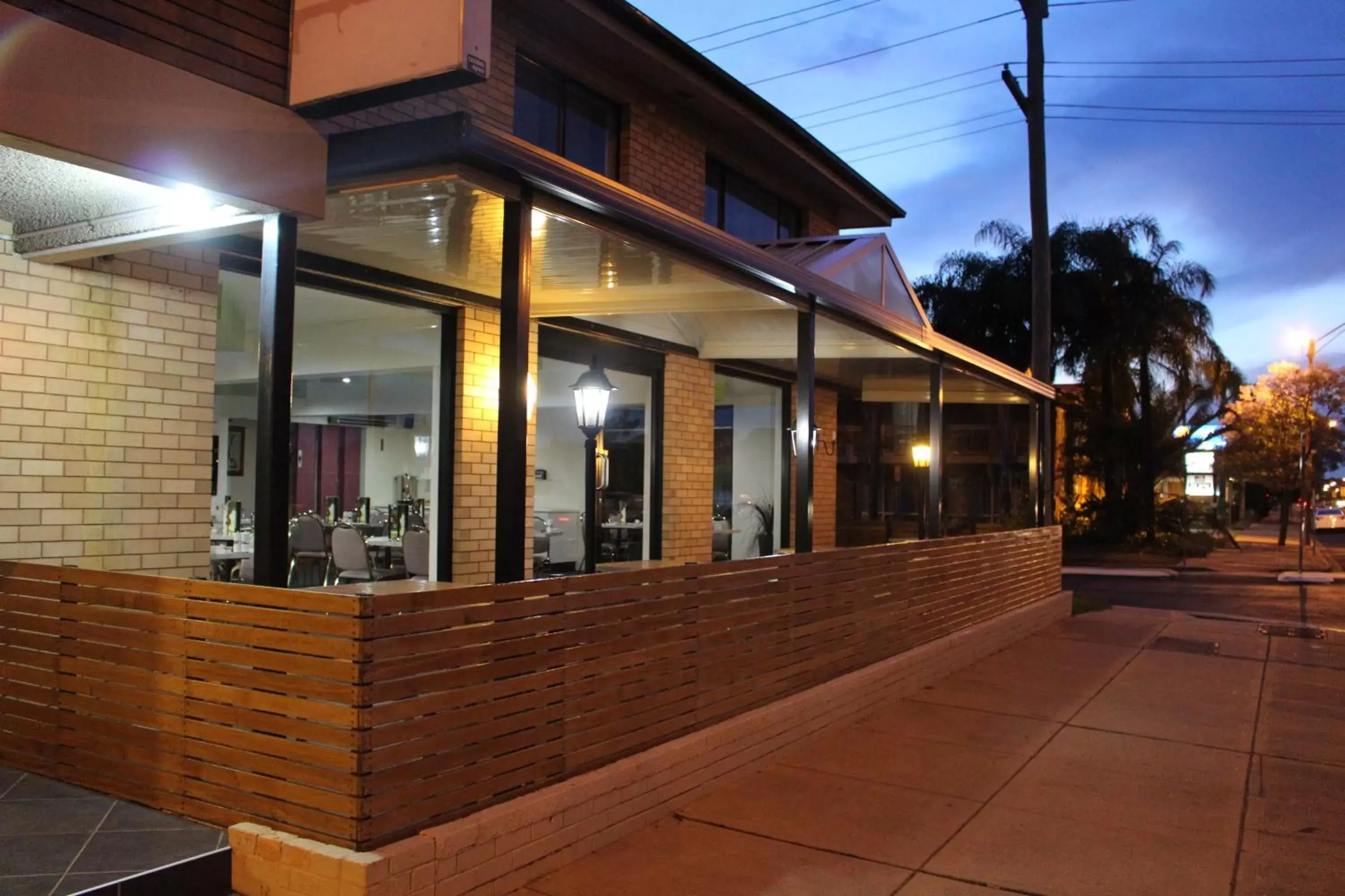 Property building in Golden West Motor Inn Property building in Golden West Motor Inn