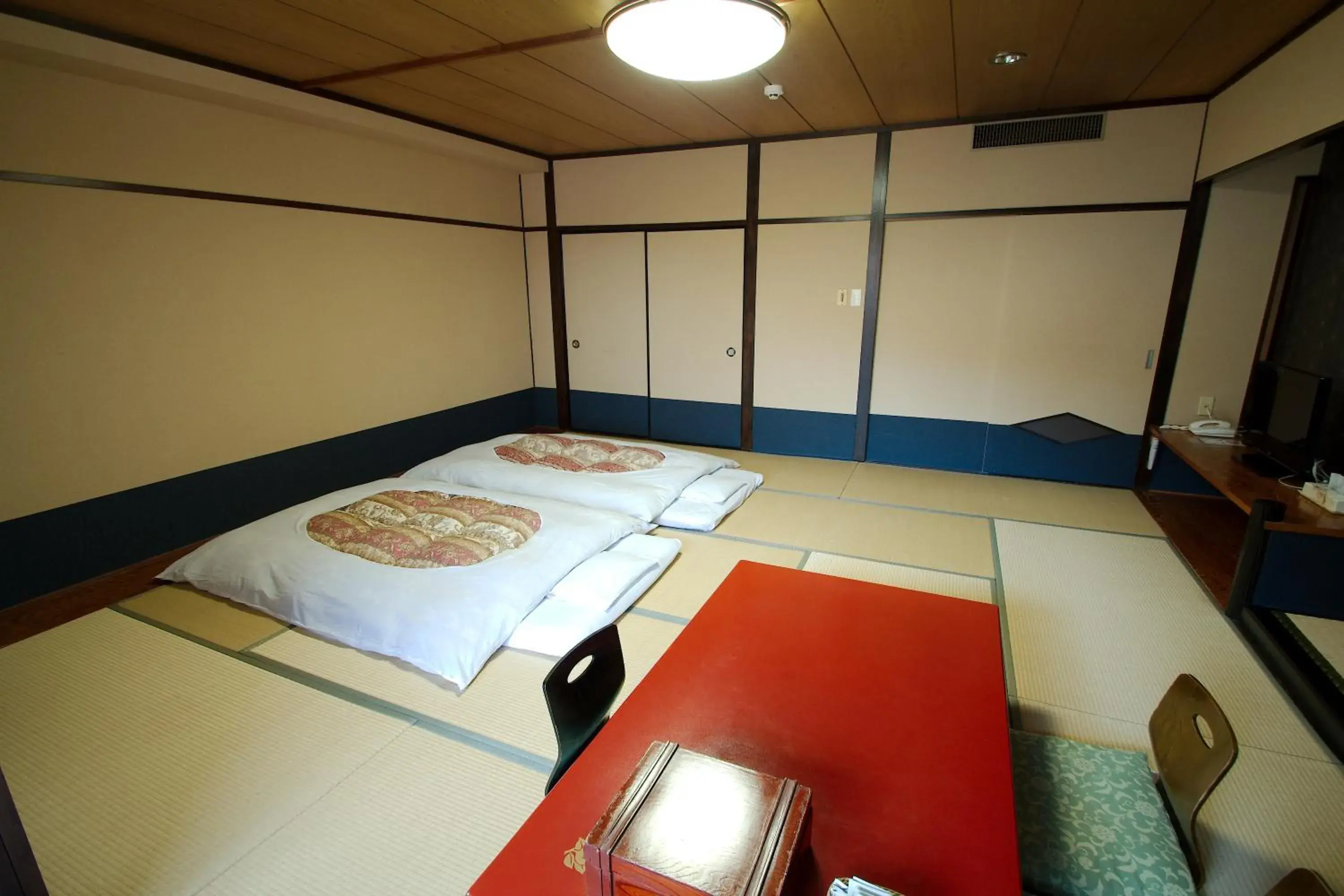 Photo of the whole room in Ryokan Aura Tachibana