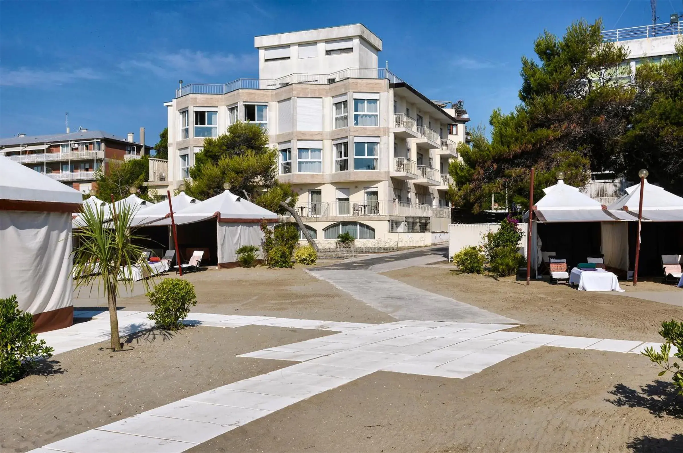 Property building in Hotel Petit Palais