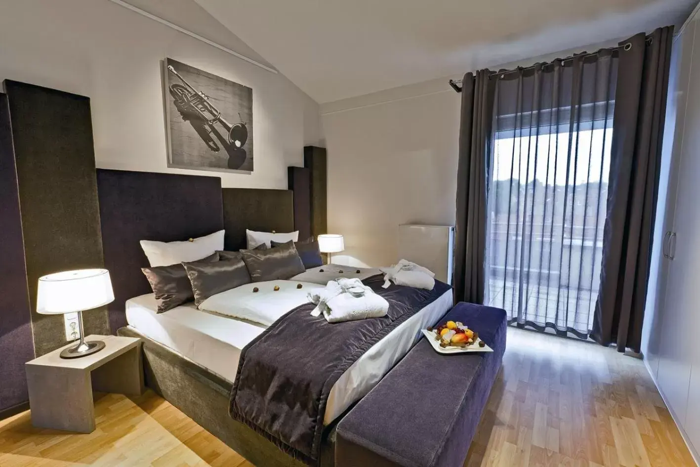 Spring, Bed in Art Hotel Superior