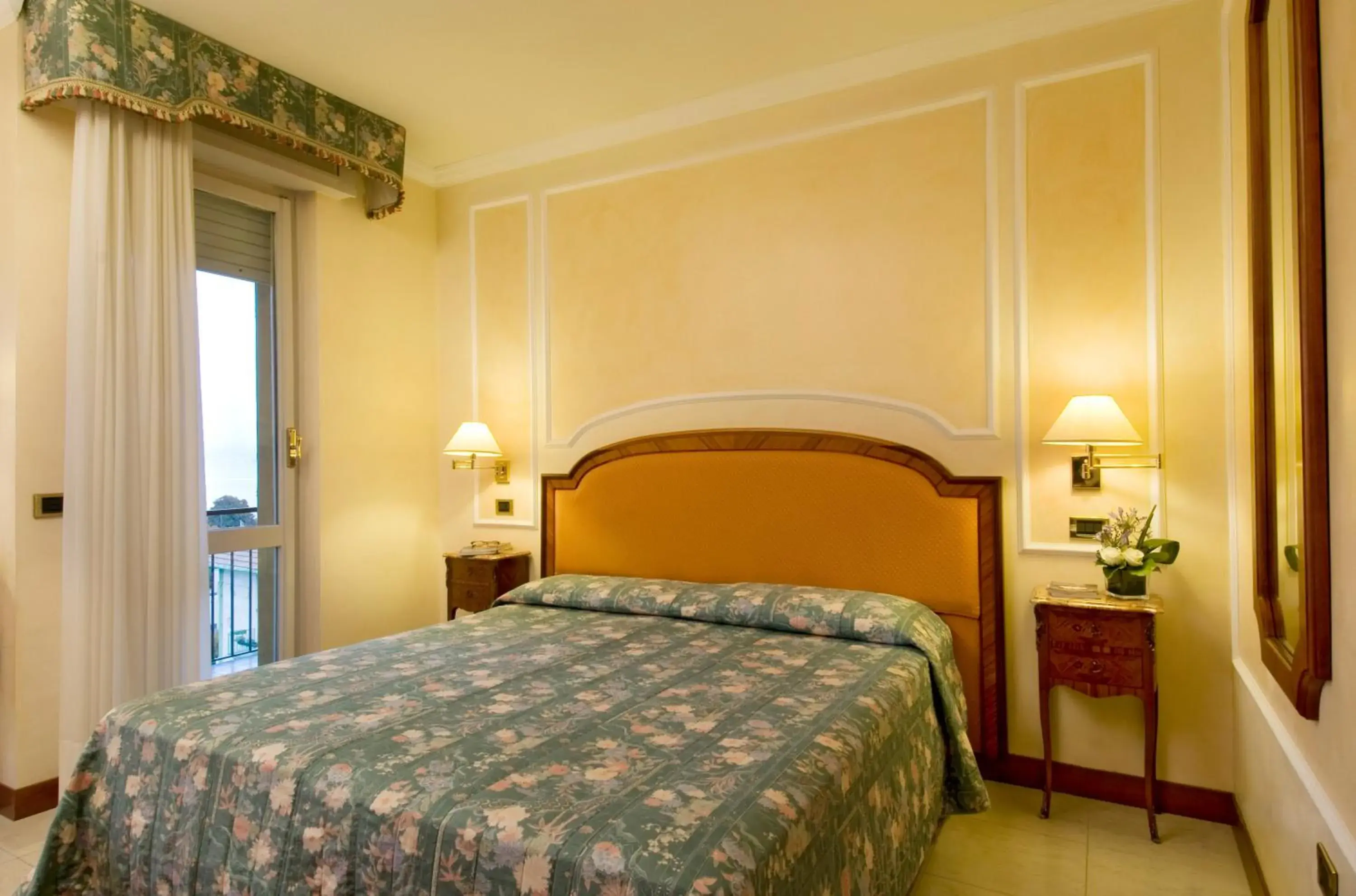 Economy Double or Twin Room in Grand Hotel Bristol Economy Double or Twin Room in Grand Hotel Bristol