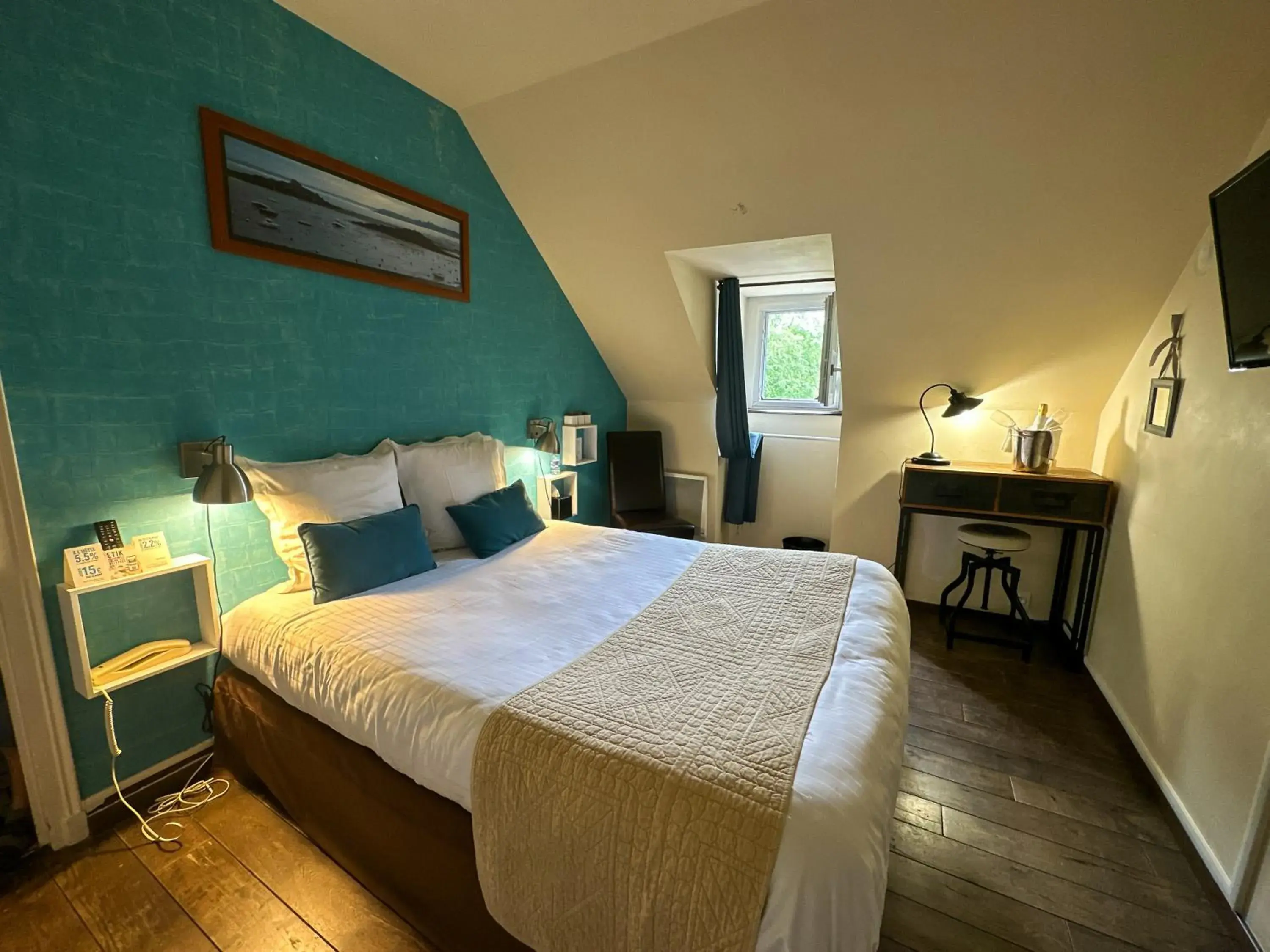 Bedroom, Bed in Le Manoir Des Portes