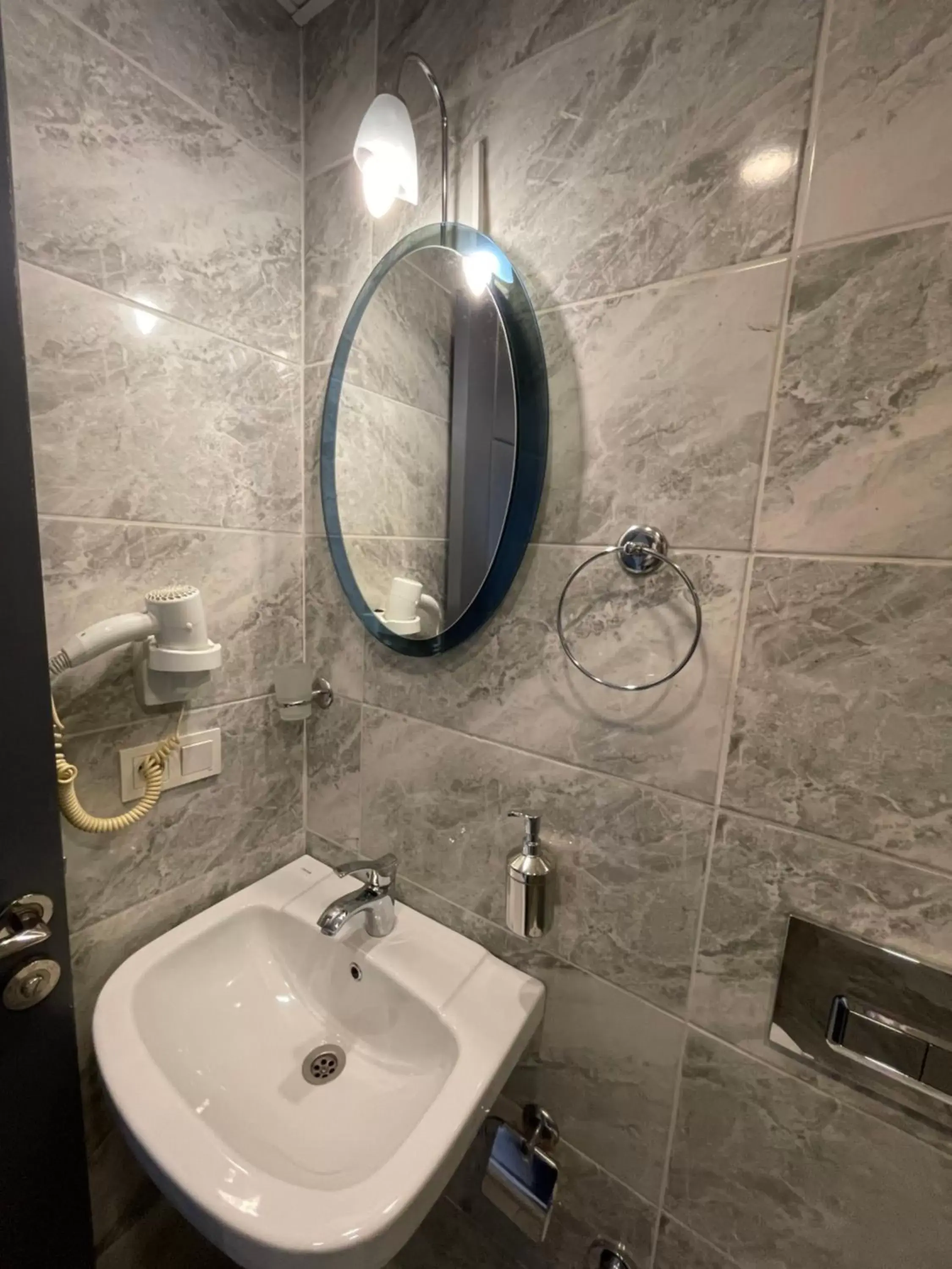 Bathroom in New Taksim Hotel