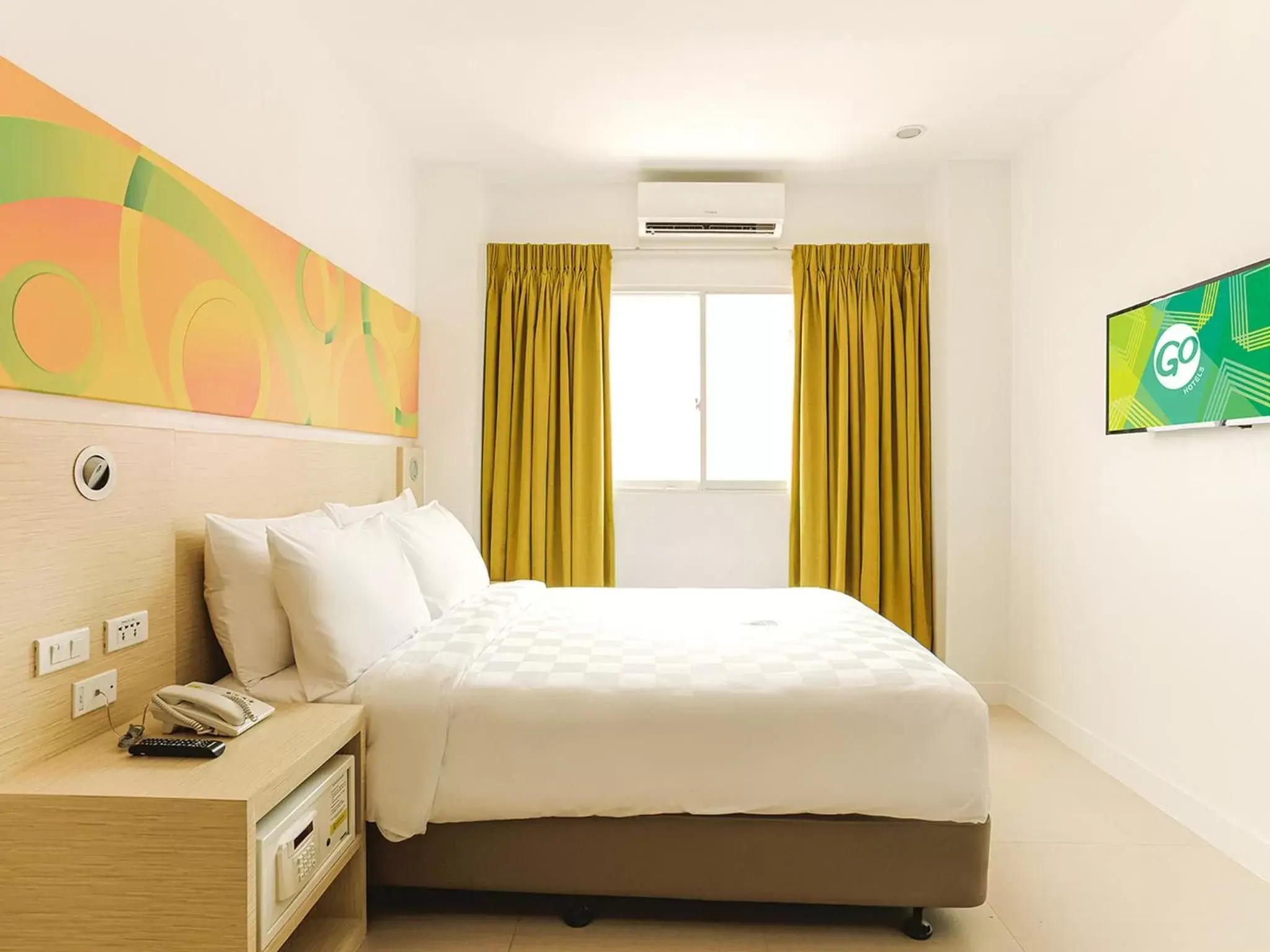 Bed in Go Hotels North EDSA