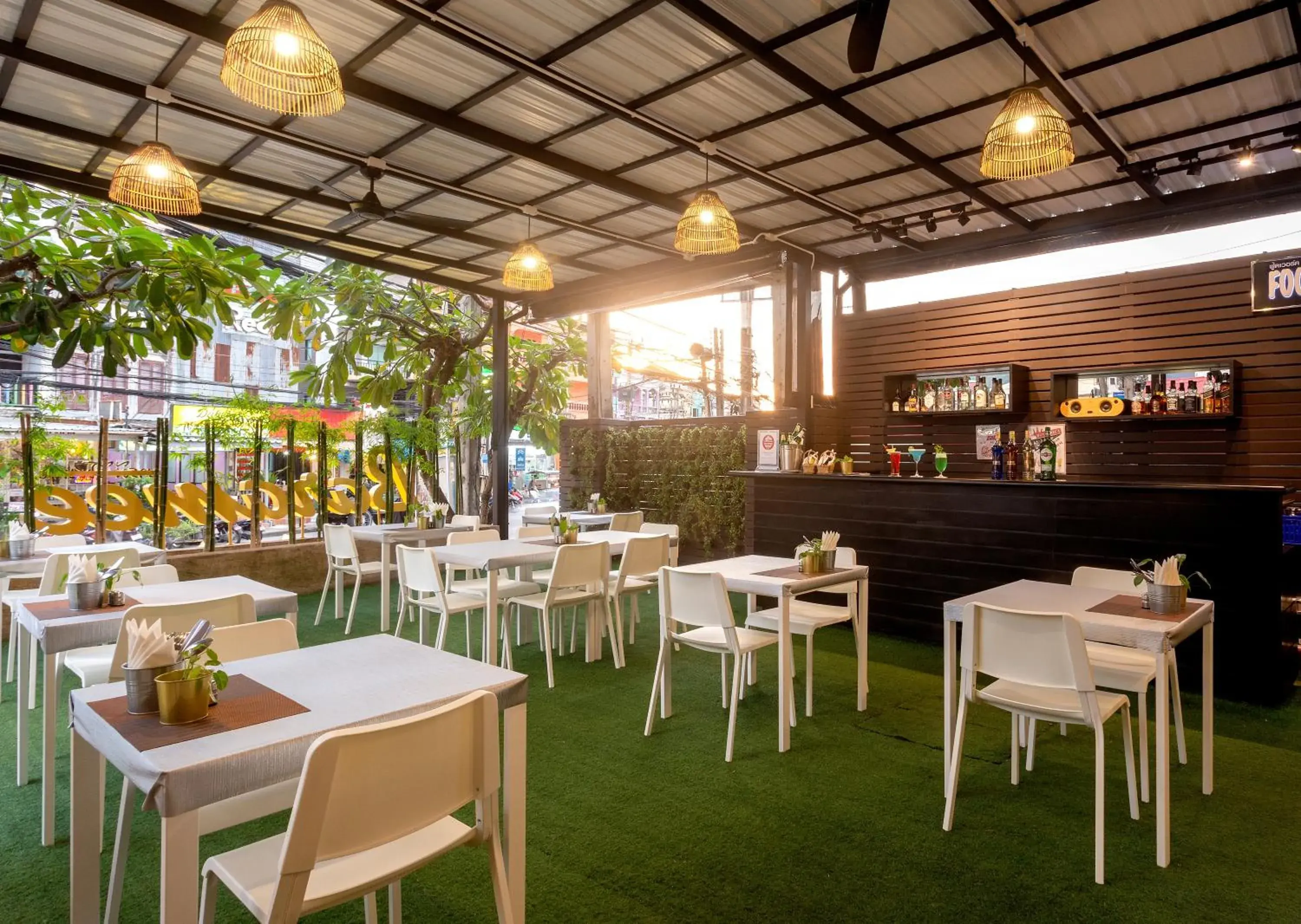 Restaurant/places to eat in Baramee Resortel Restaurant/places to eat in Baramee Resortel