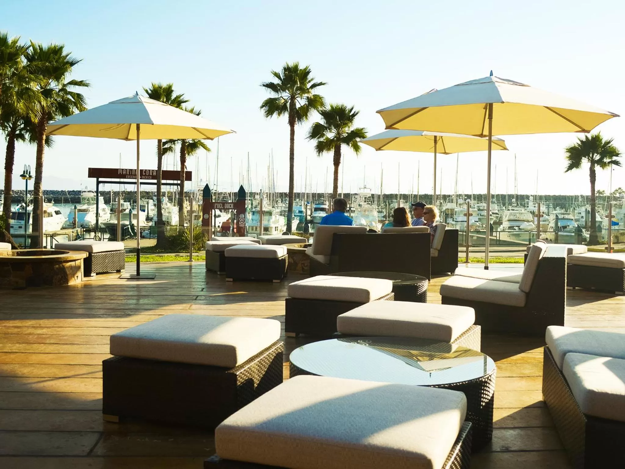 Restaurant/places to eat in Hotel Coral & Marina