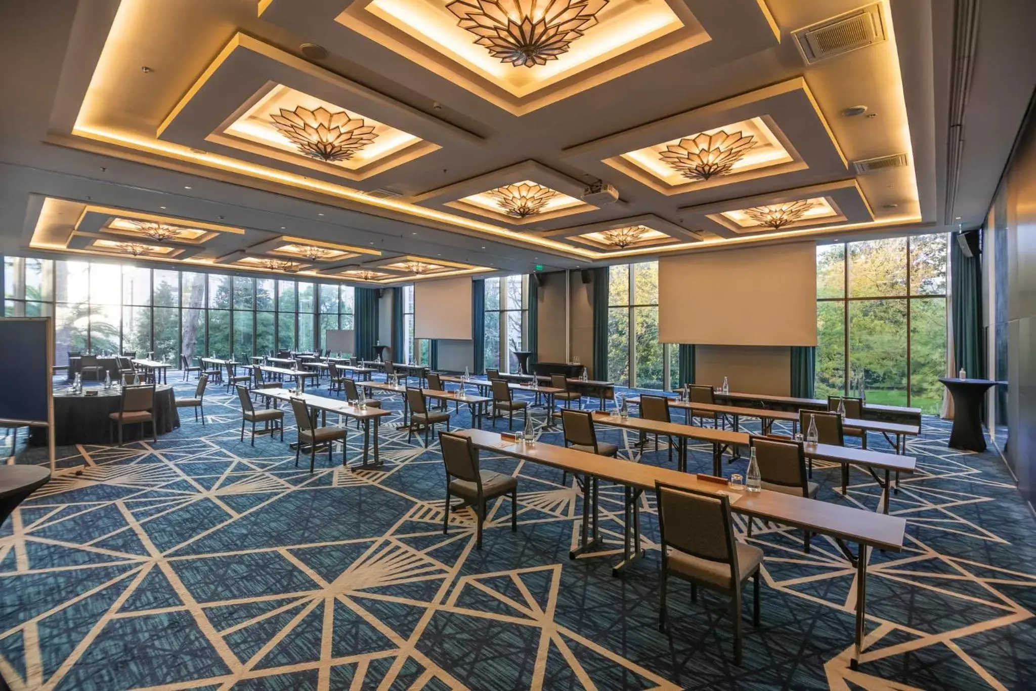 Meeting/conference room in Crowne Plaza Porto, an IHG Hotel