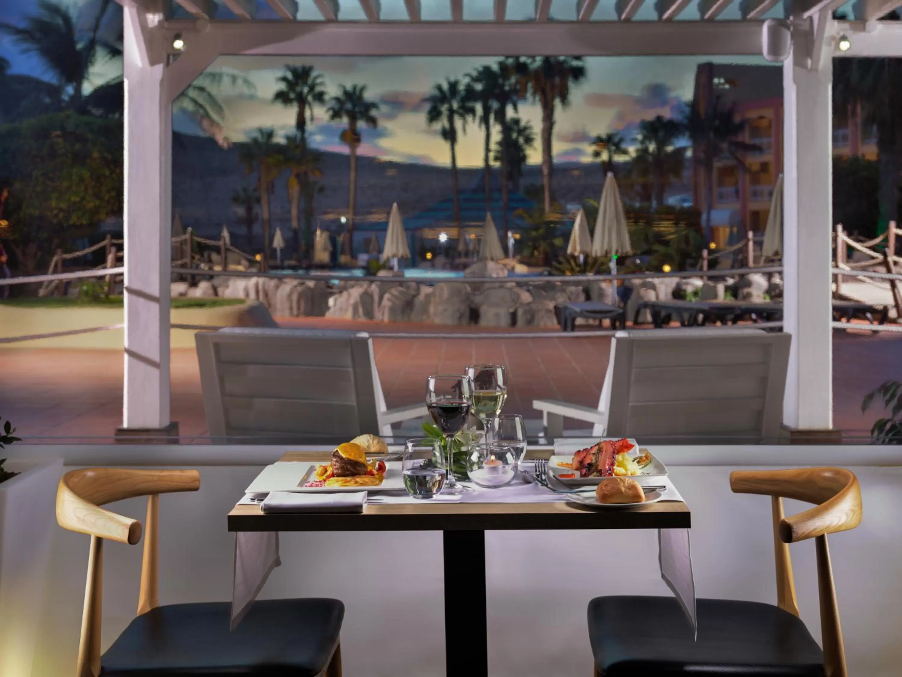 Restaurant/places to eat in H10 Playa Esmeralda - Adults Only