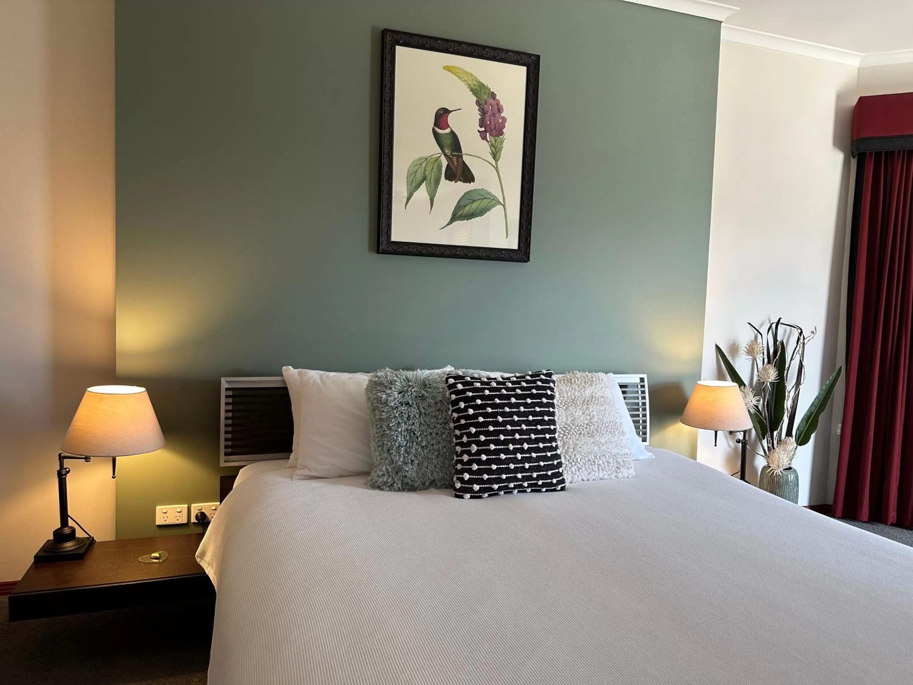 Bedroom, Bed in Wine and Roses Bed and Breakfast