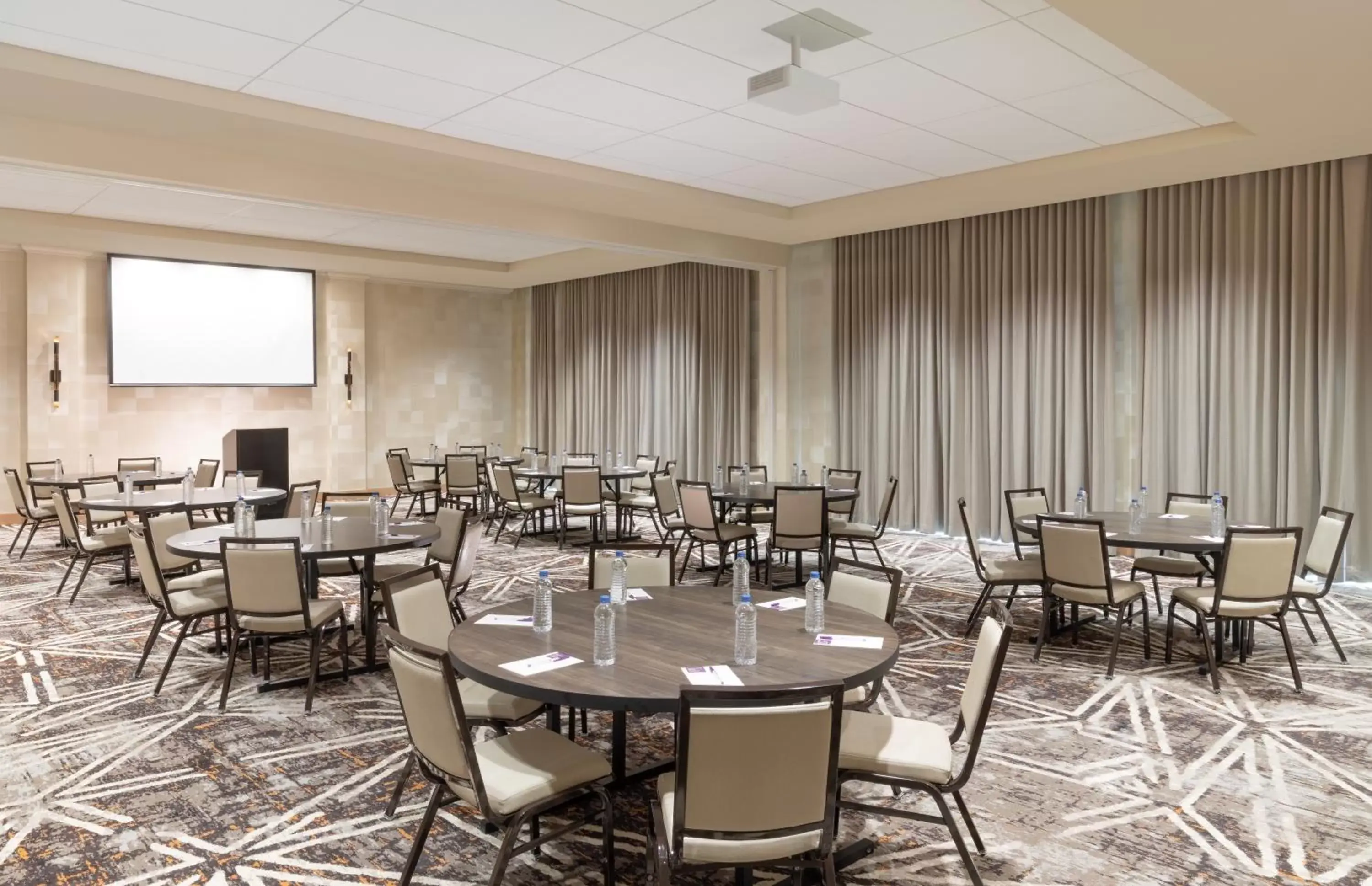 Business facilities in Hyatt Place Sandestin at Grand Blvd