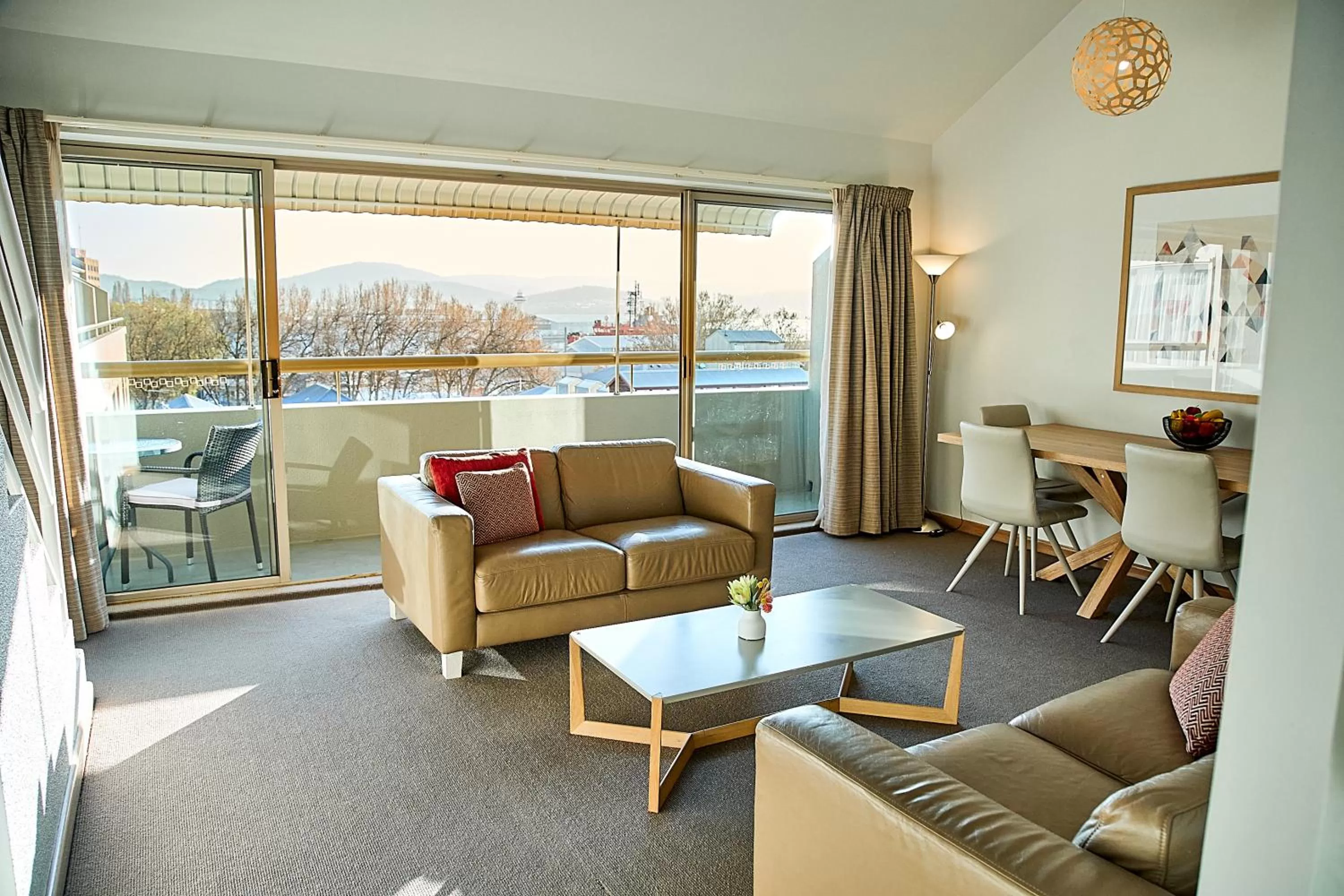 Living room in Salamanca Inn