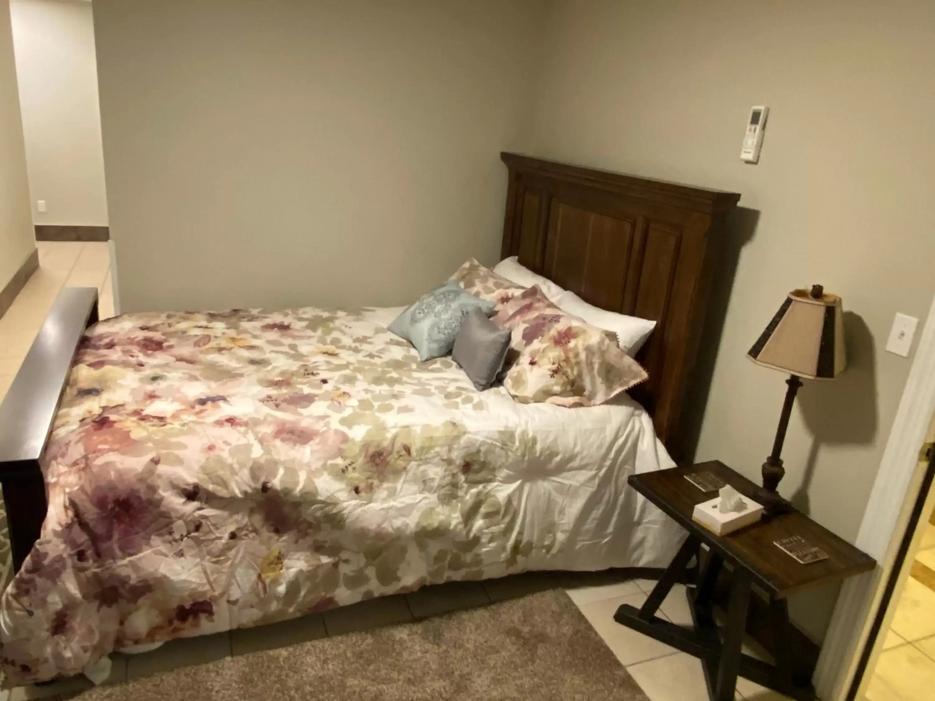 Bed in Cold Spring Hotel Bed in Cold Spring Hotel