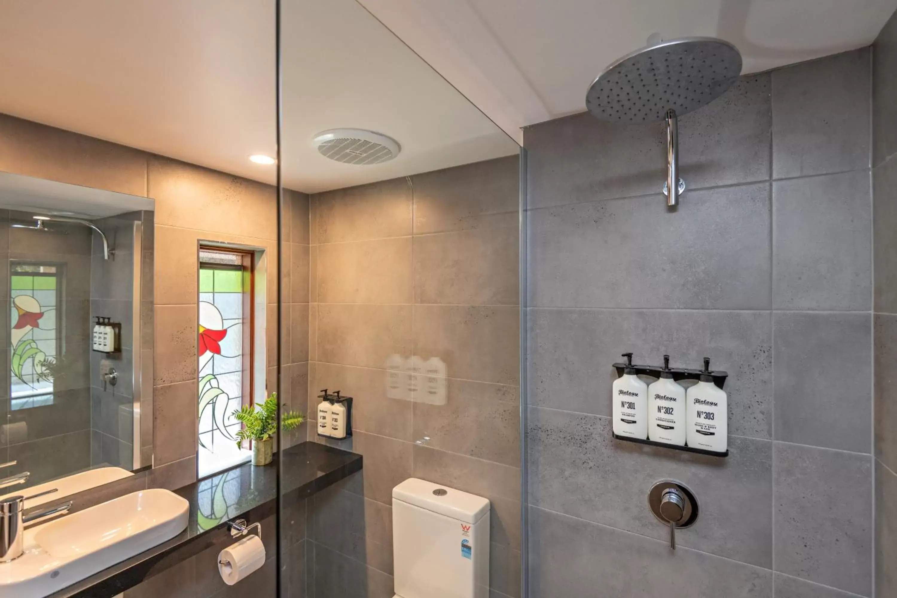 Shower, Bathroom in Lincoln Downs Resort Batemans Bay, Signature Collection by Best Western