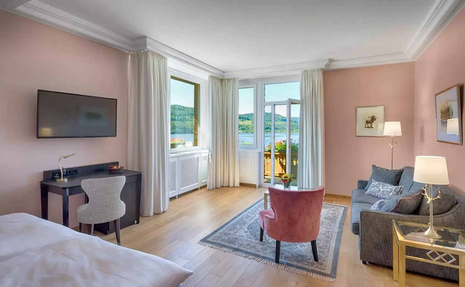 Comfort Double Room with Lake View and Balcony - single occupancy in Treschers Schwarzwald Hotel Comfort Double Room with Lake View and Balcony - single occupancy in Treschers Schwarzwald Hotel